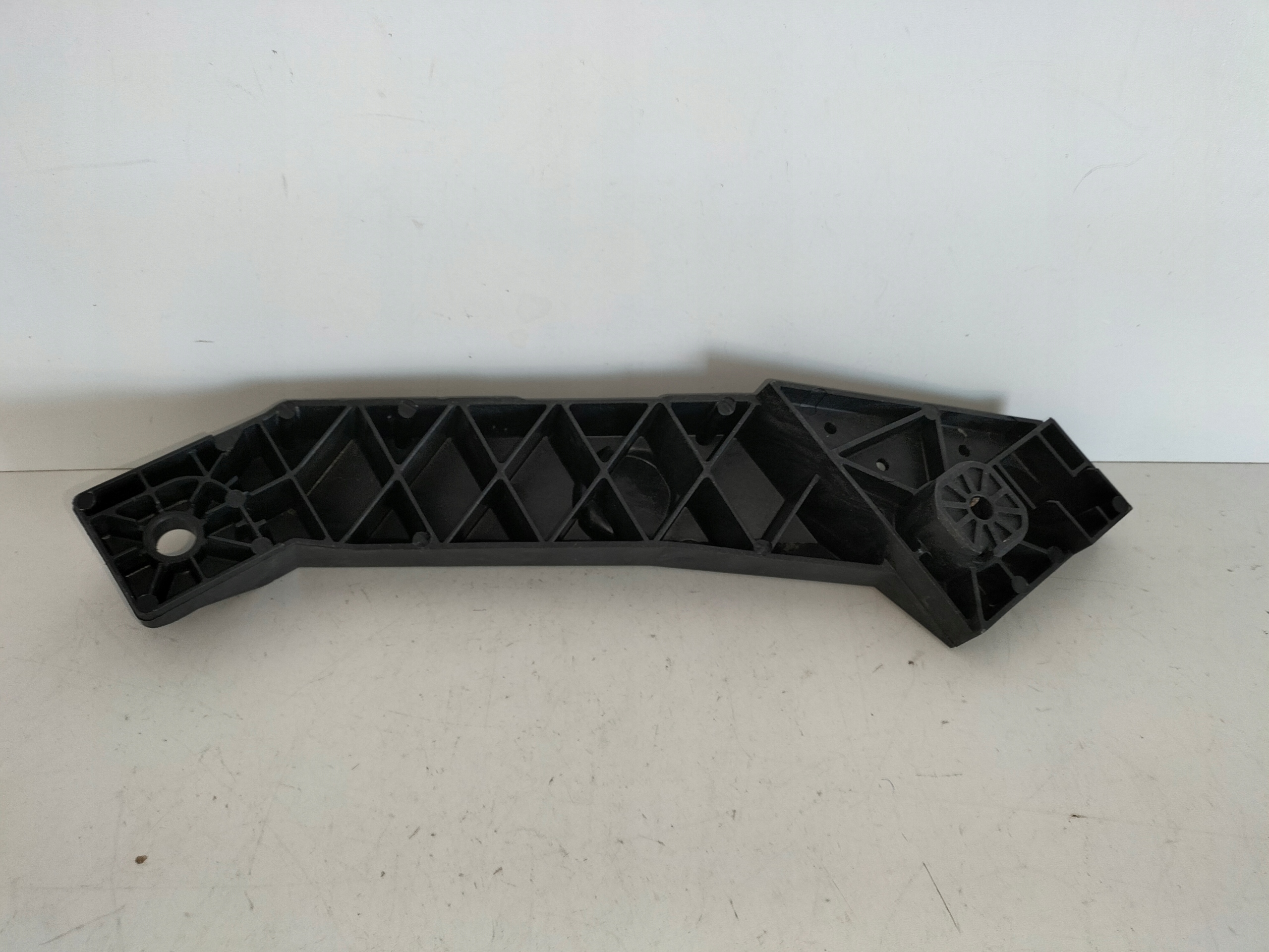 holder okular front left RENAULT TRAFIC III 14- OPEL VIVARO B 14