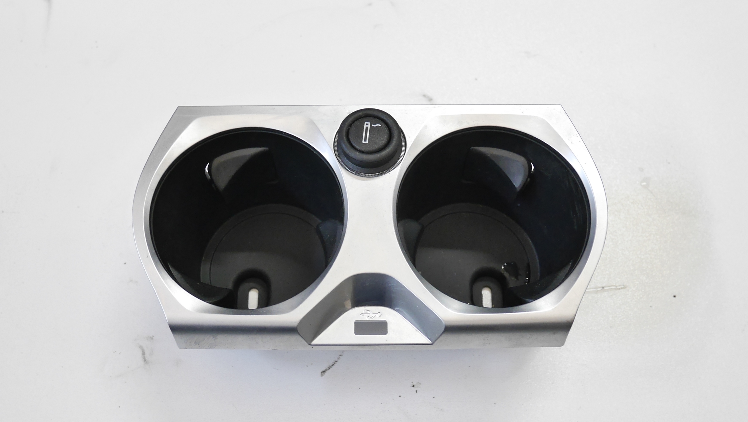 BMW G14 G15 G16 тримач для напоїв 9396505