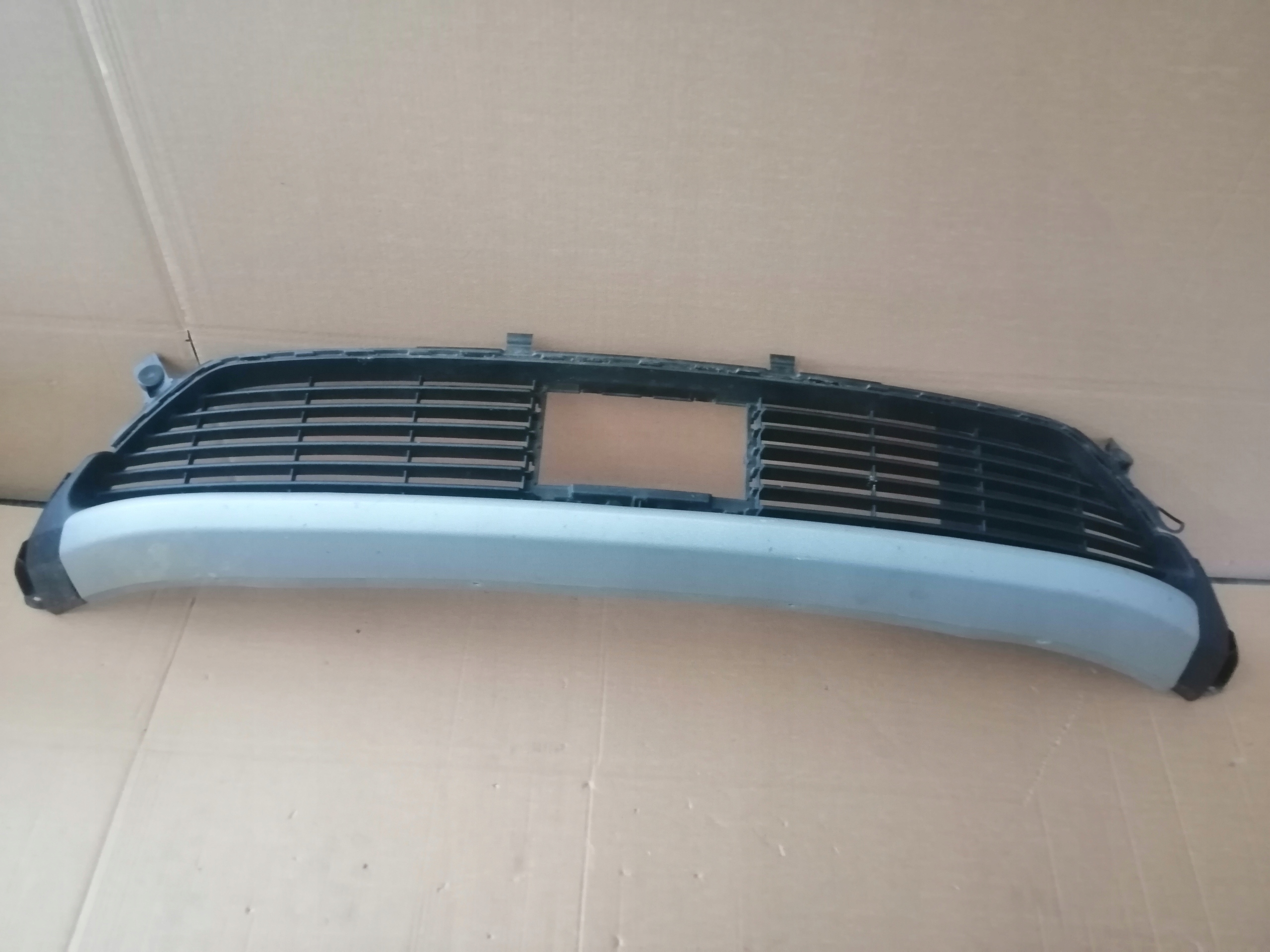 Yp00082477 YP00082177 - ЦЕНТРАЛЬНАЯ РЕШЕТКА OPEL GRANDLAND X