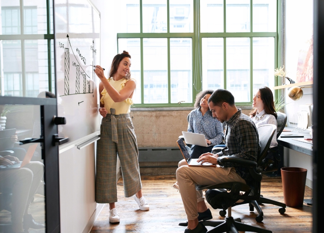 TABLICA MAGNETYCZNA SUCHOŚCIERALNA 90x60+AKCESORIA Rodzaj tablicy inne