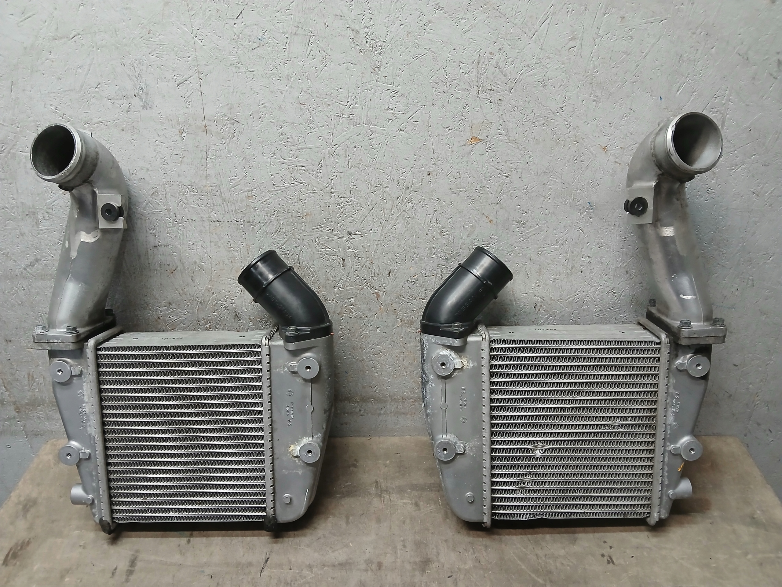 INTERCOOLER Kühler luft NISSAN GTR GT-R rechts oder links D2124A-05