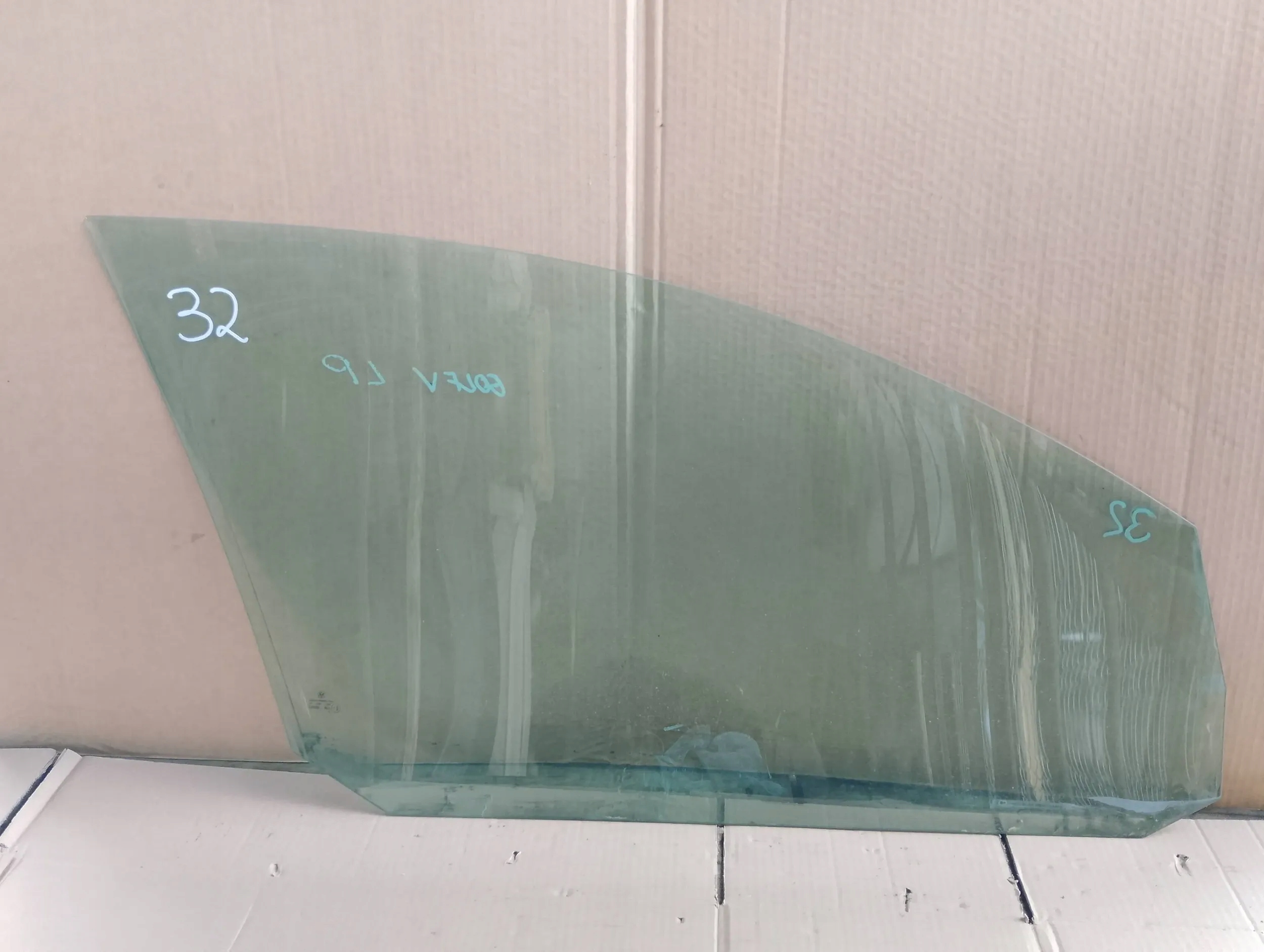 window Trojkatna door right rear part