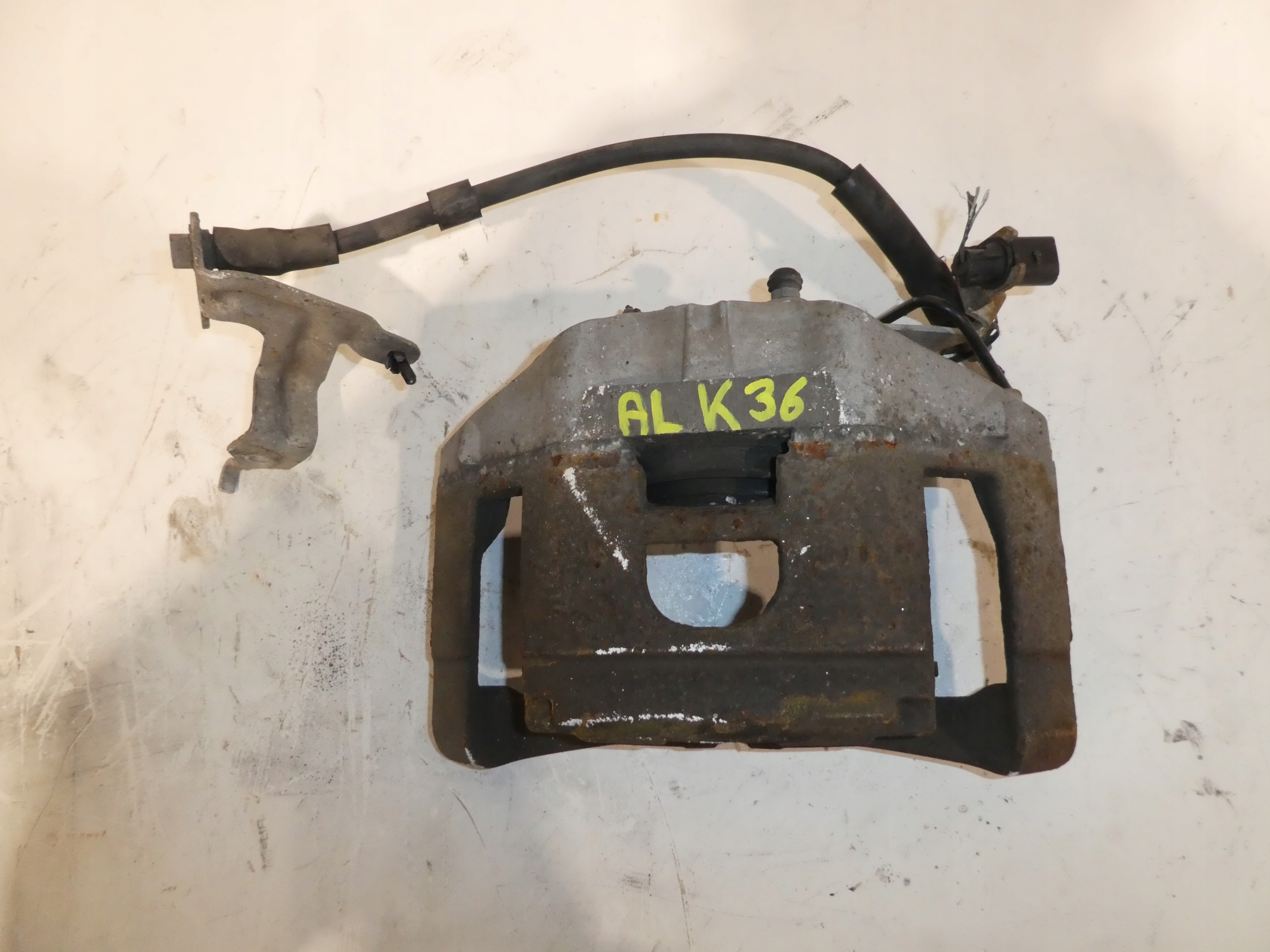AUDI A6 C6 4F0 caliper front right 974