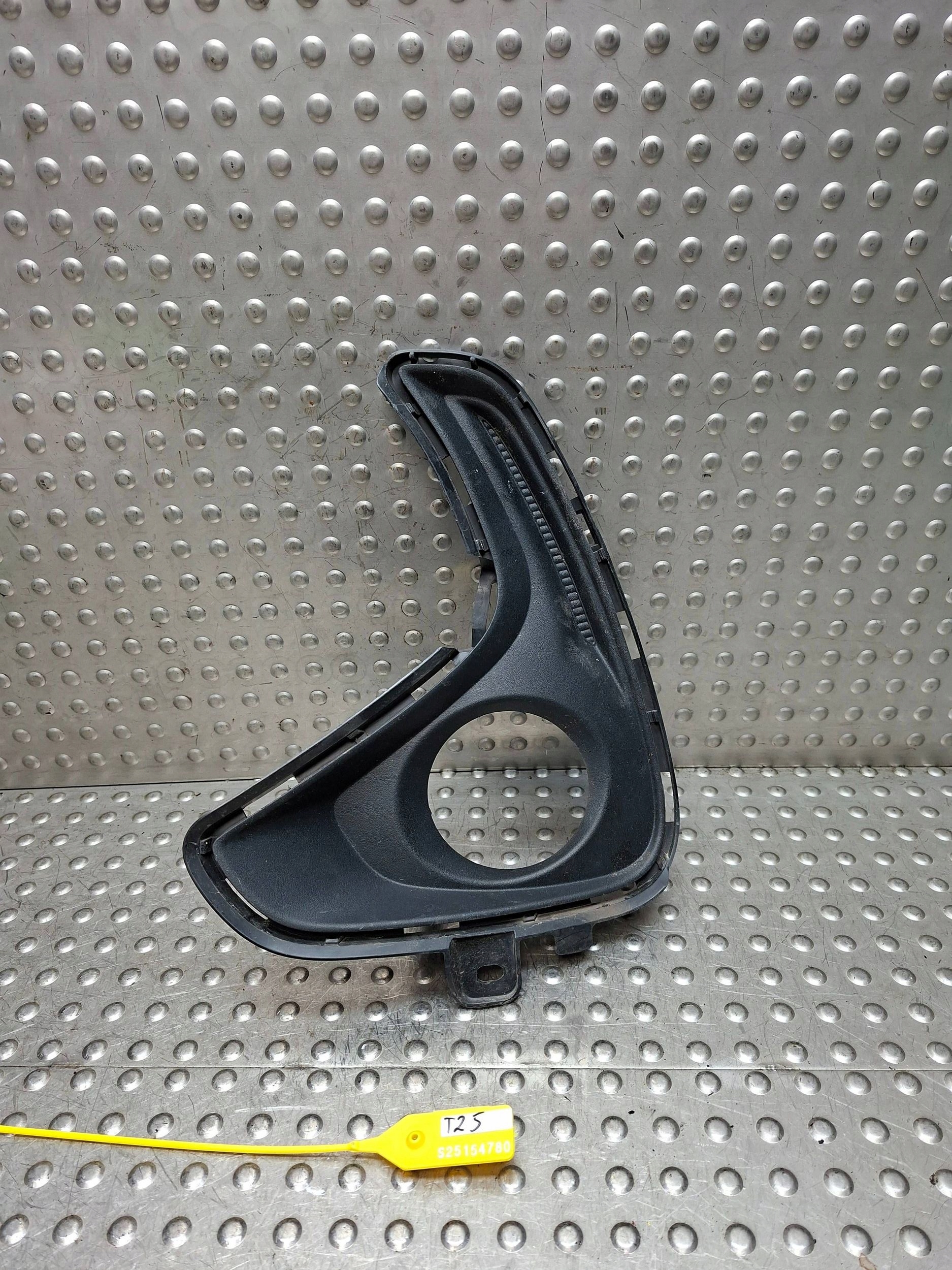obal RÁM mlhovky předek levá TOYOTA YARIS IV 20- 52113-0D250