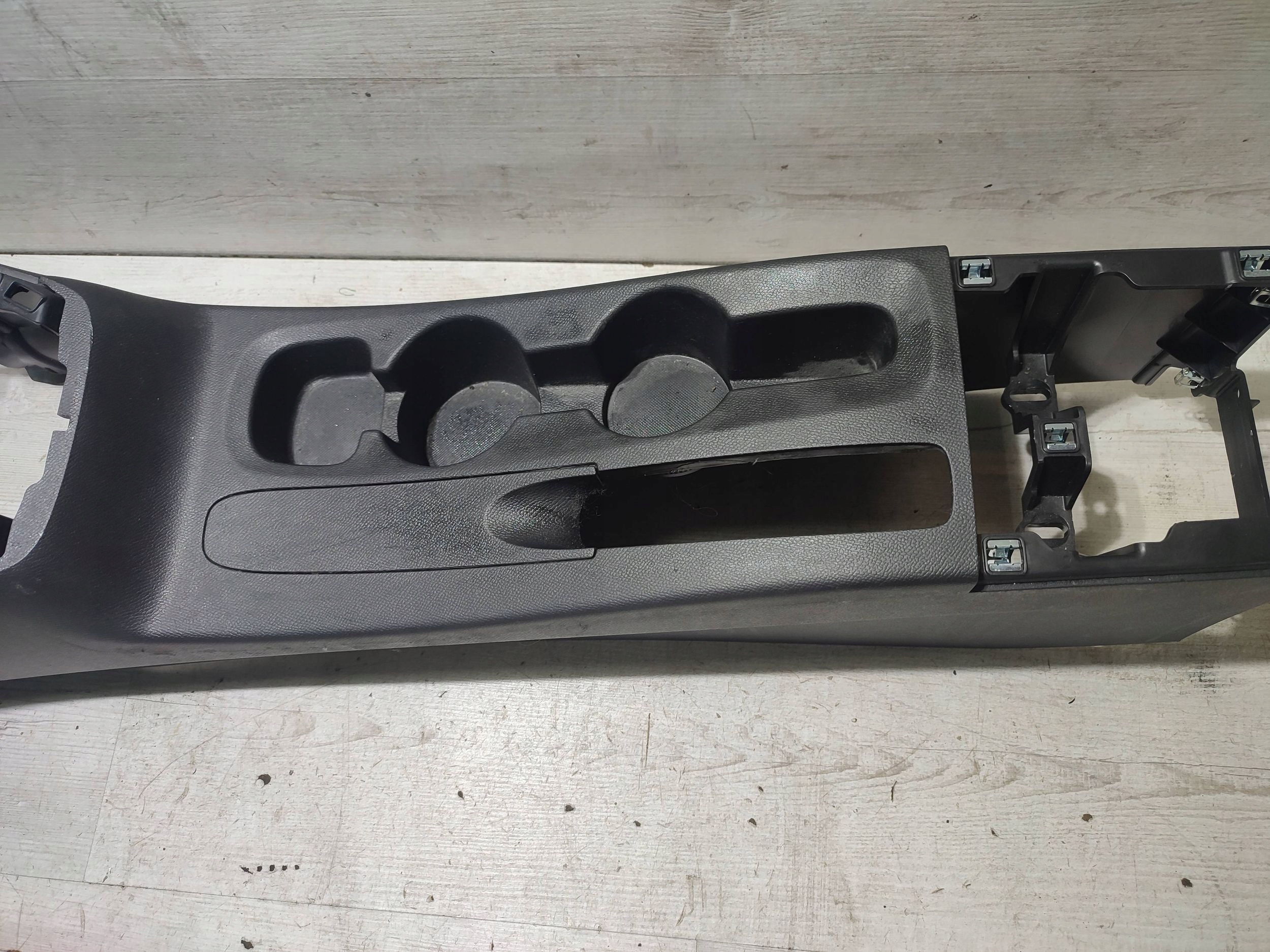 Opel Corsa F 2022 Tunel mitte