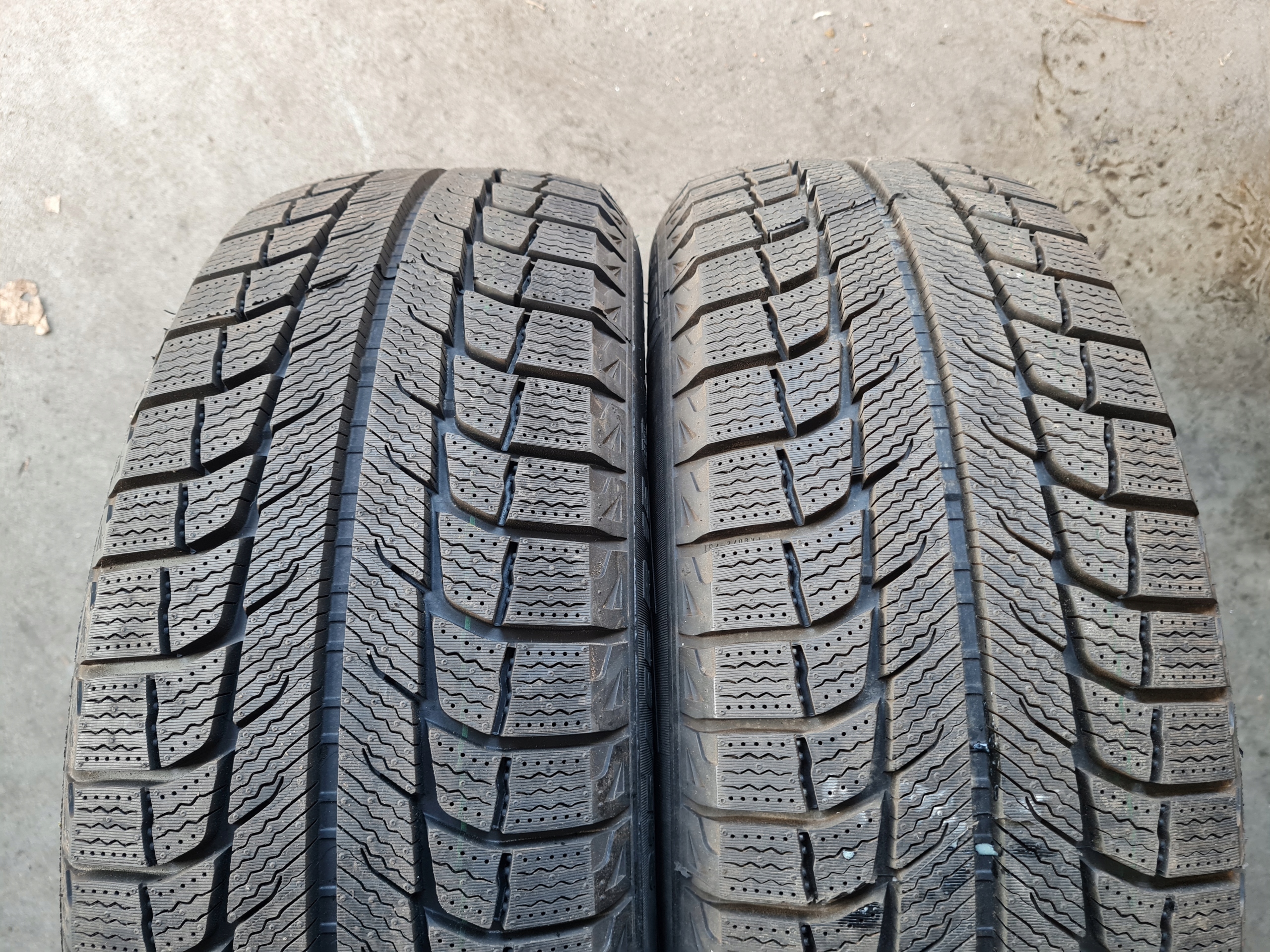 2x Michelin X-Ice X12 215/65R15 Nové 2022