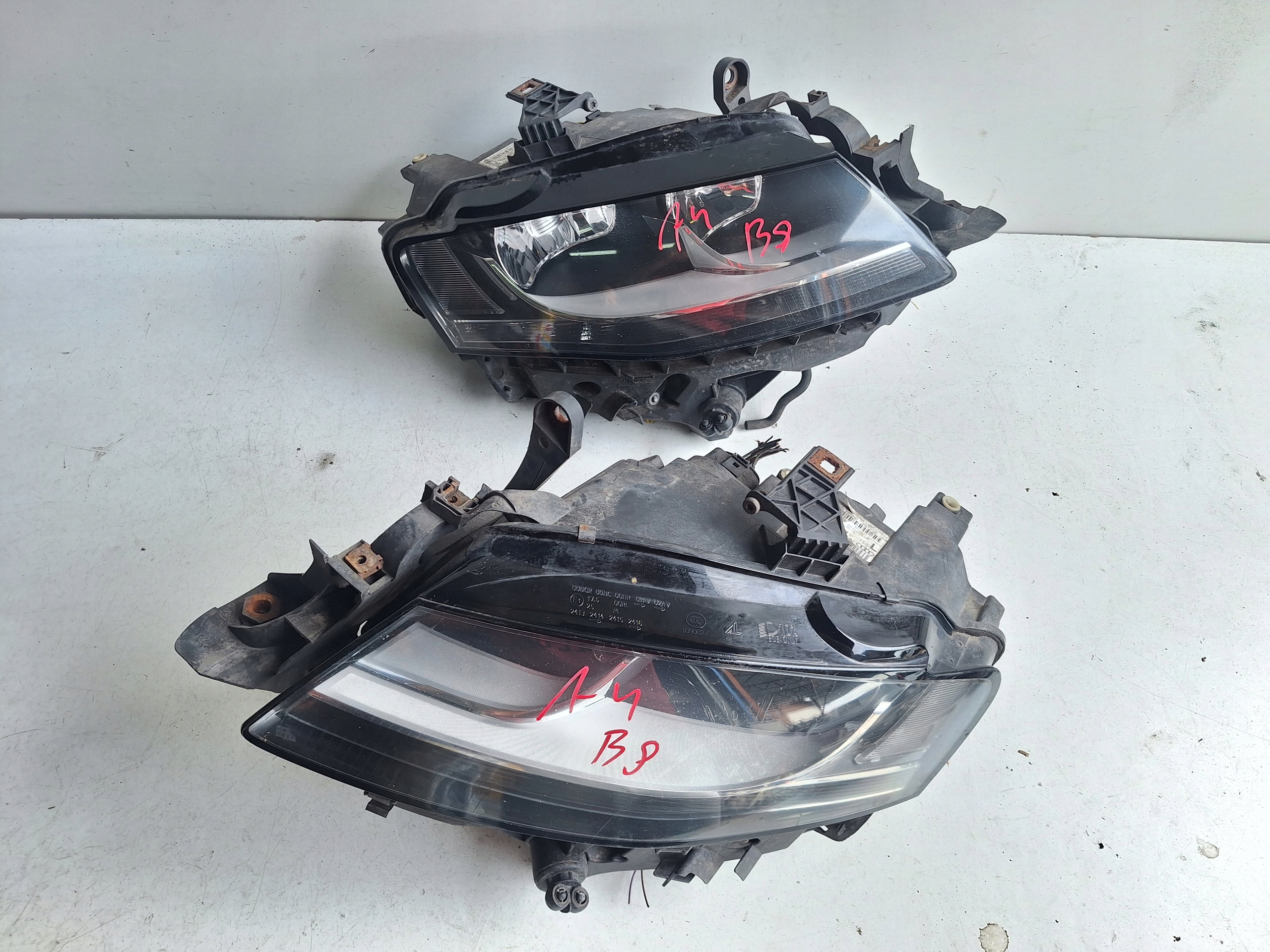 AUDI A4 B8 8K 08-11 light right + support + washer UK