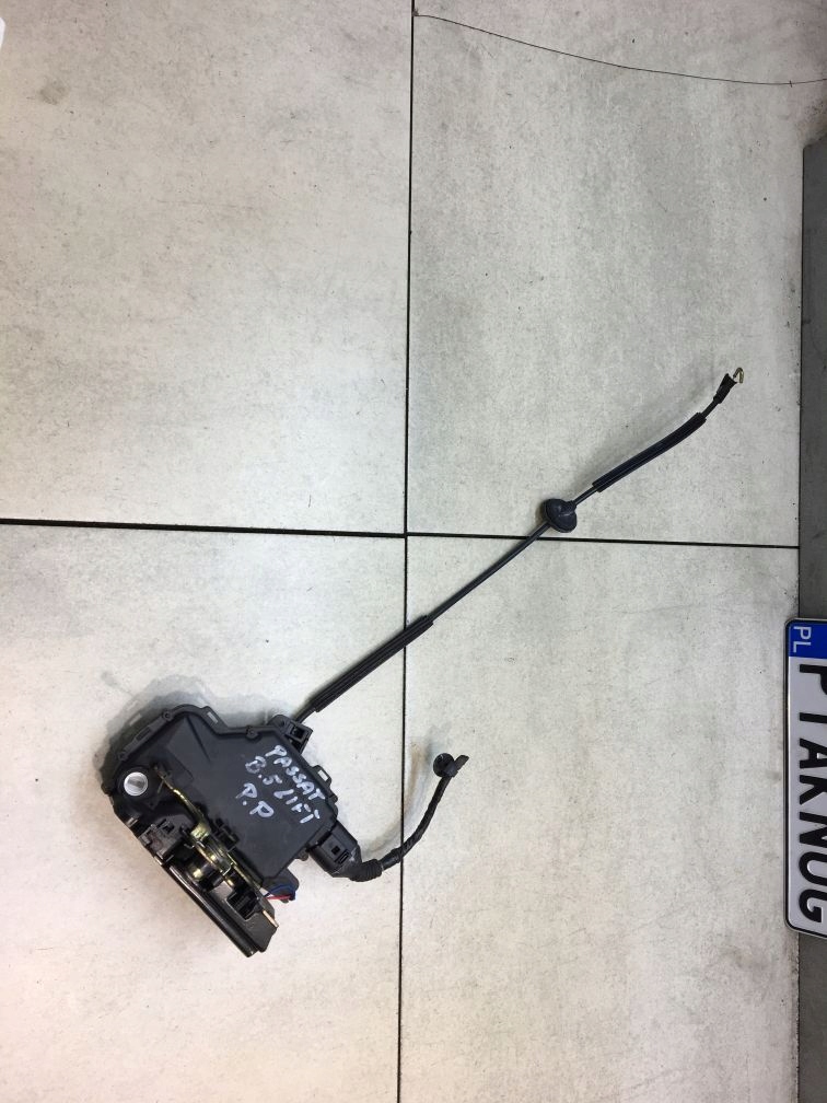 lock door right front PASSAT B5 LIFT 8 PIN 3B1837016A