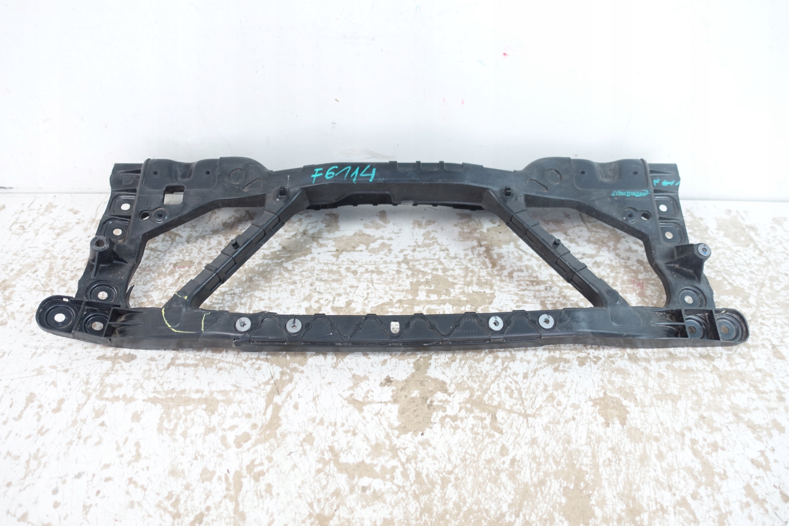 LAND ROVER DEFENDER II 2019- pillar iron support panel for radiators L8B2-16E144-A
