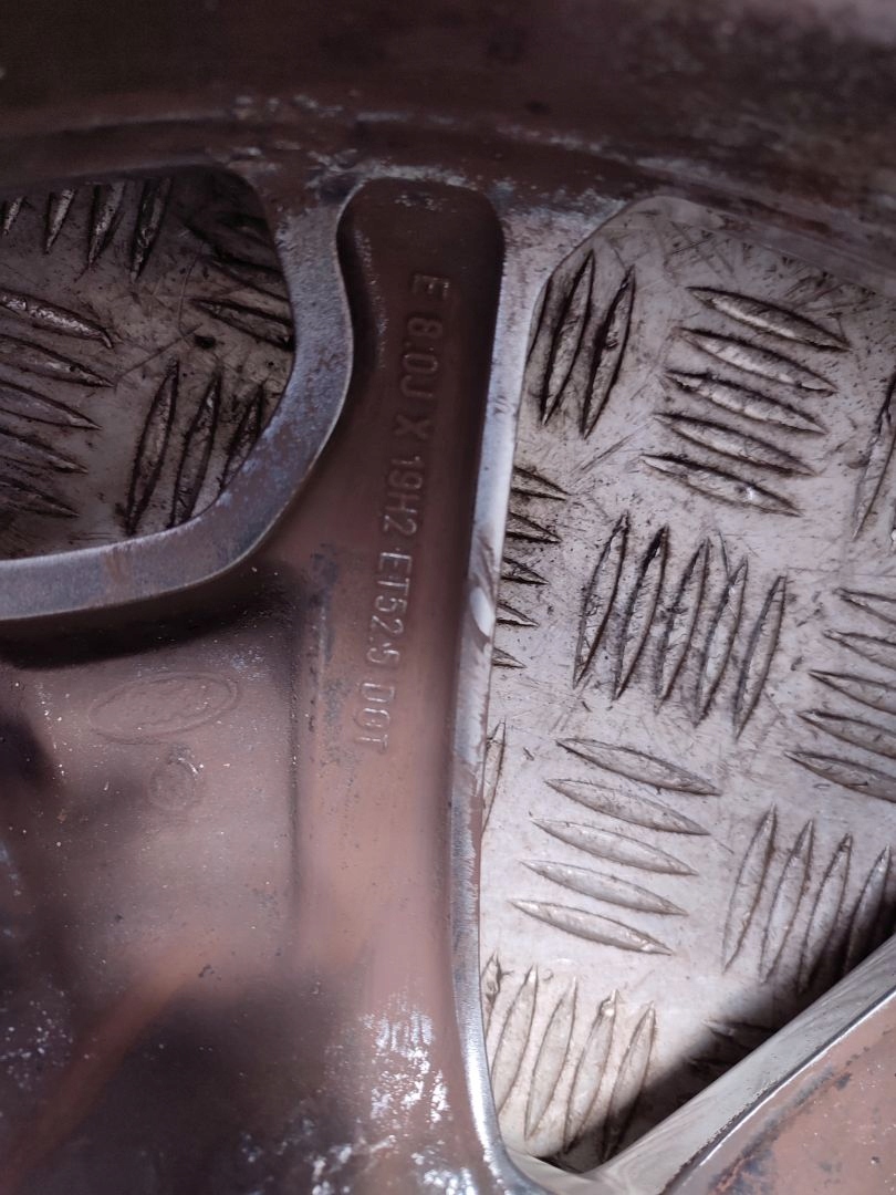 FELGI ALUMINIOWE FORD KUGA MK2 19'' 5X108 ET52 Kod producenta CJ5C-1007-D3A