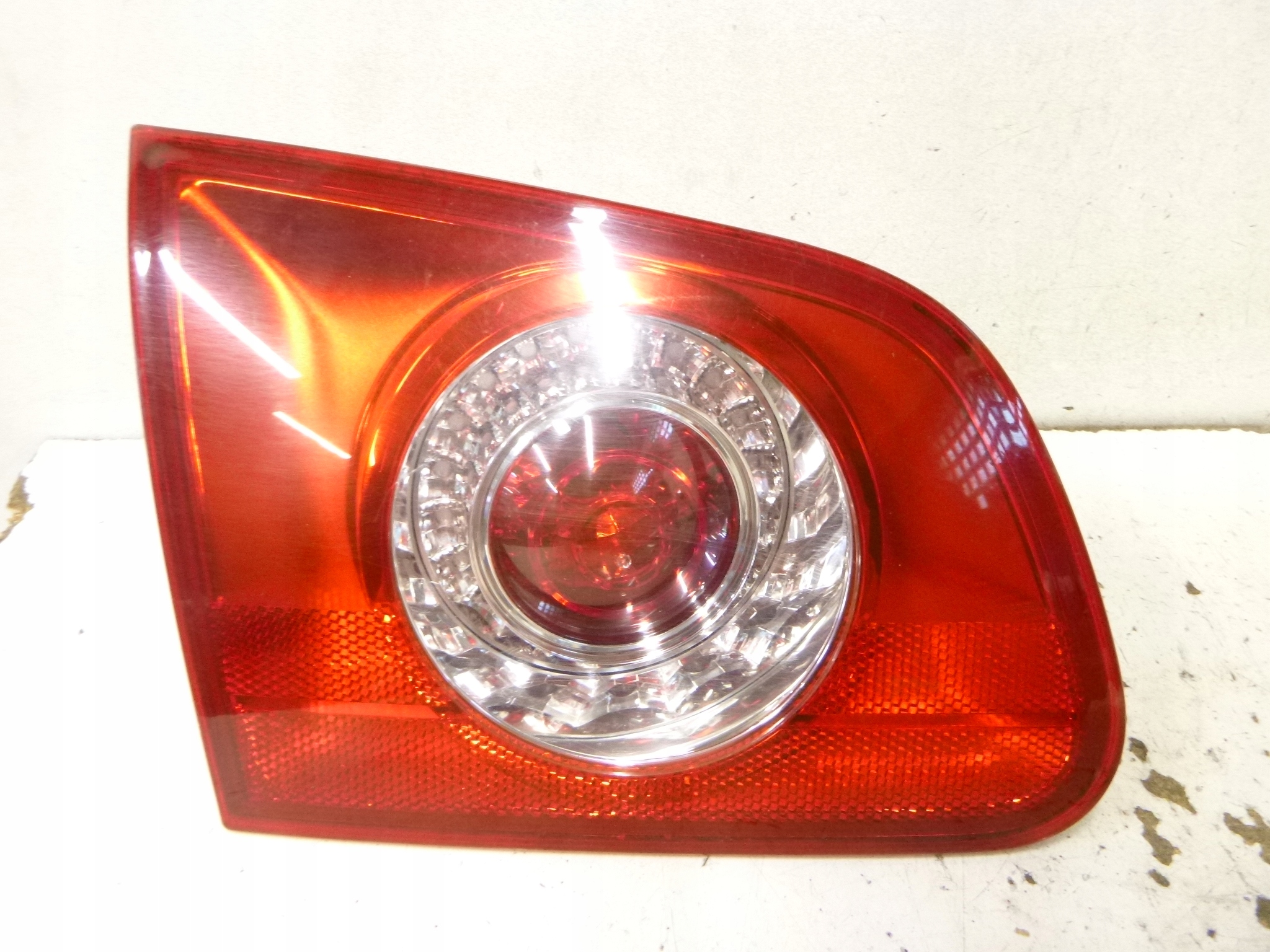 light rear left z bonnet VW Passat B6 kombi 05-10 3C9945093