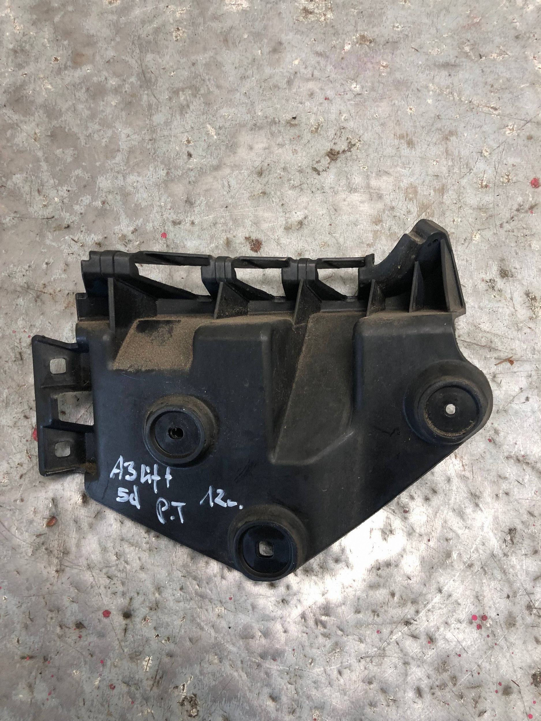 bumper bracket right rear part AUDI A3 8P LIFT 5d 8P4807394A