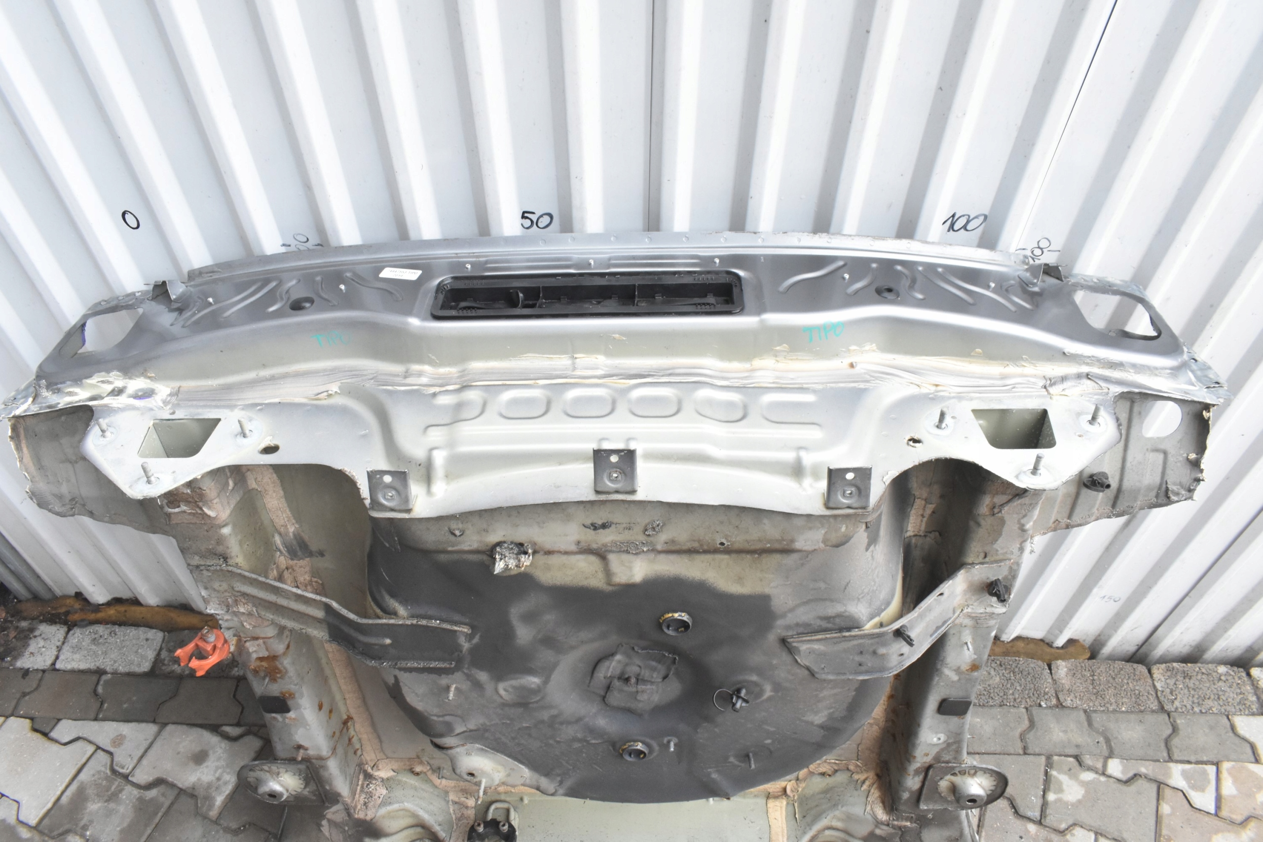 PAS TYLNY WANNA PODŁOGA FIAT TIPO II HATCHBACK 695/A 2015+ Stan opakowania oryginalne