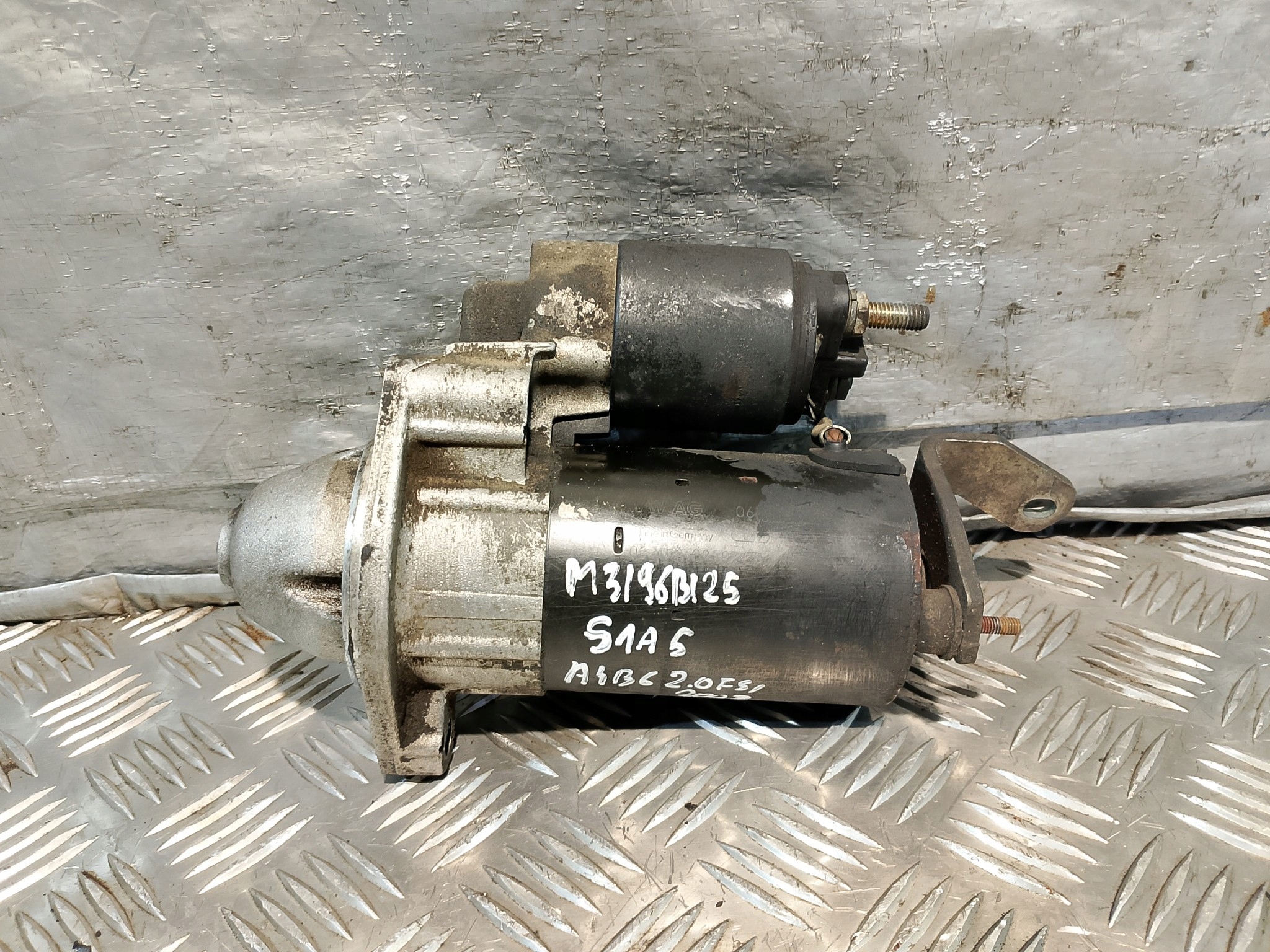 startér MOTORU AUDI A4 B6 2.0 FSI 06B911023 0001107073