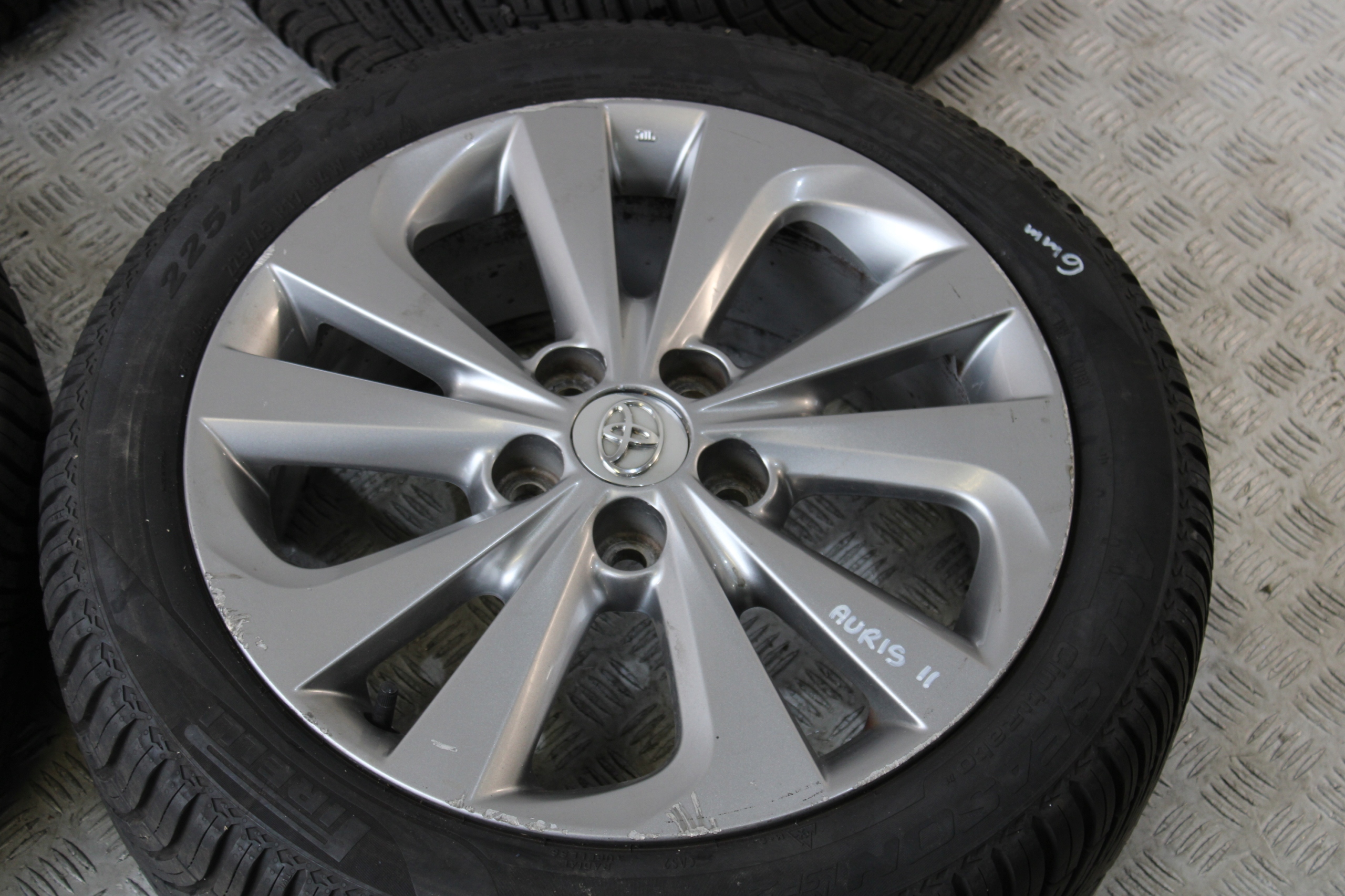 wheels discs disc 225/45 R17 TOYOTA AURIS II 2