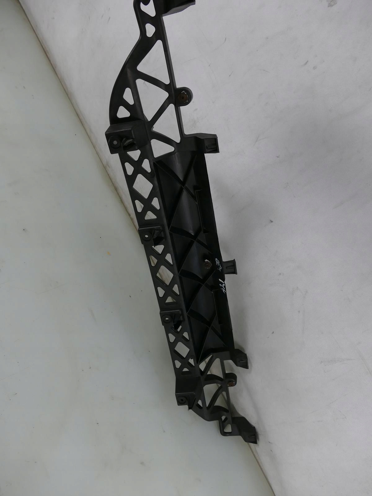 AUDI Q7 4L bumper bracket rear part holder