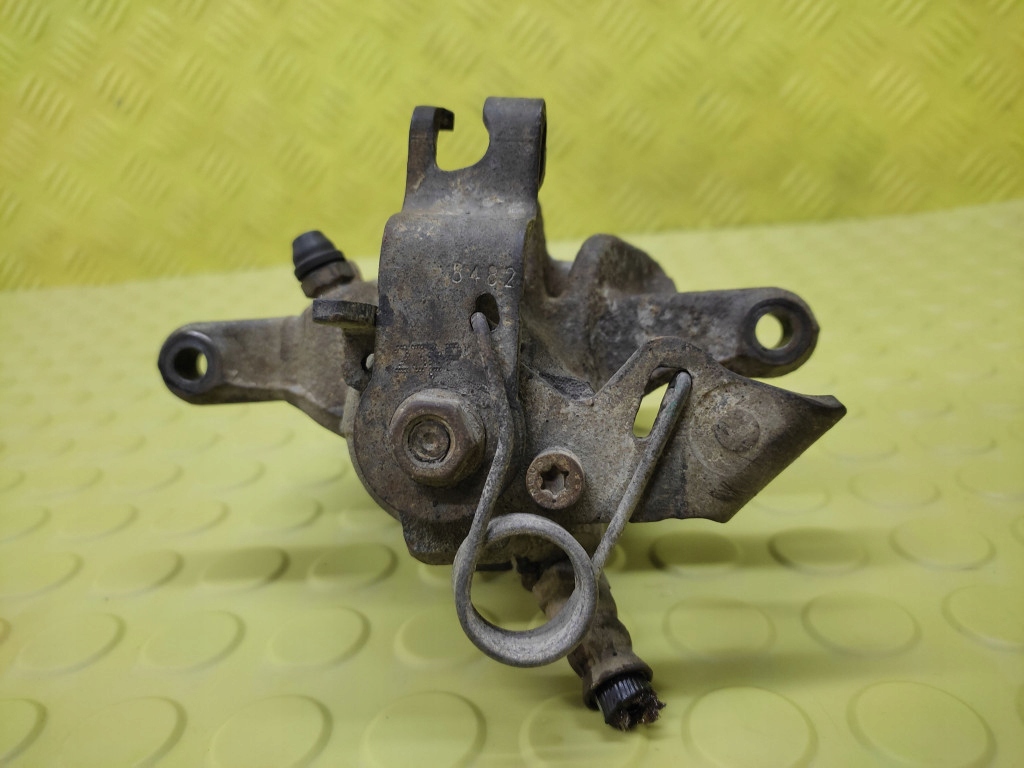OPEL VIVARO 1.9 CDTI caliper right rear part