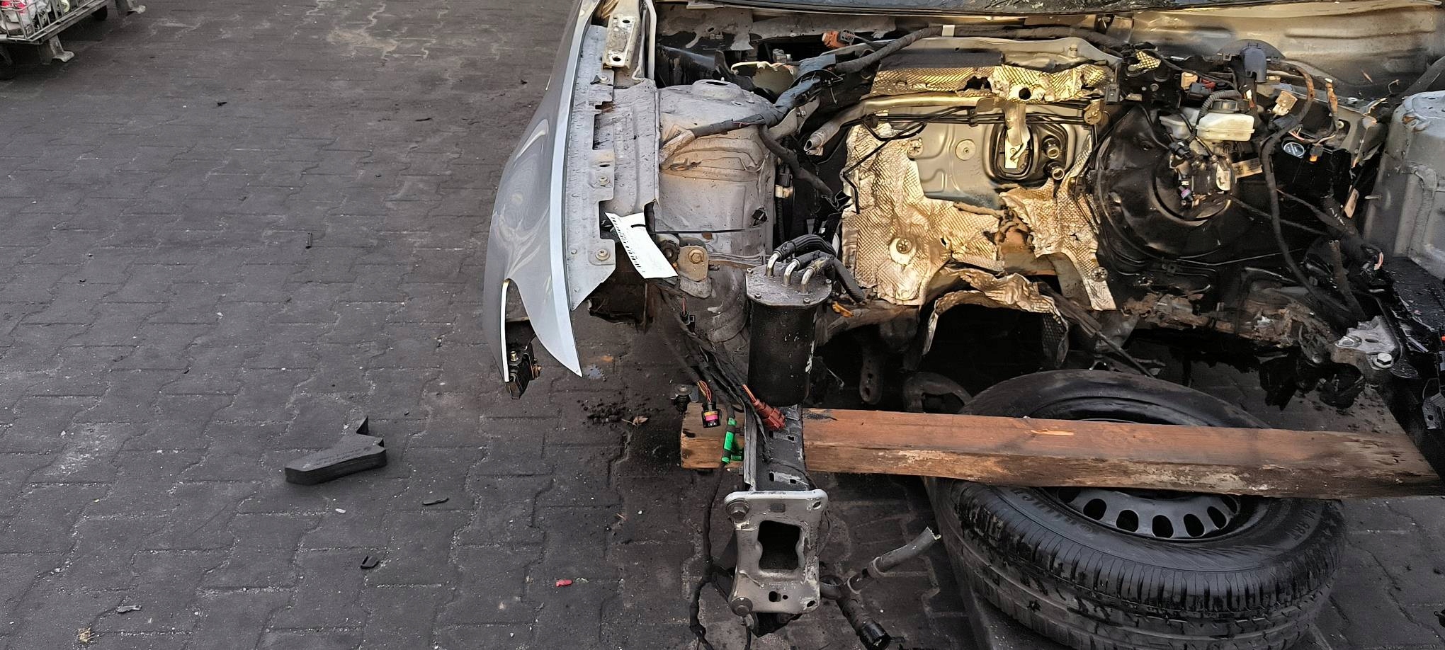 fender right front LB7S VOLKSWAGEN PASSAT B8