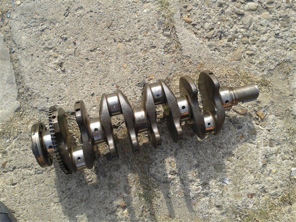 WAŁ KORBOWY OPEL ASTRA H III 1.7 CDTI Producent Opel OE