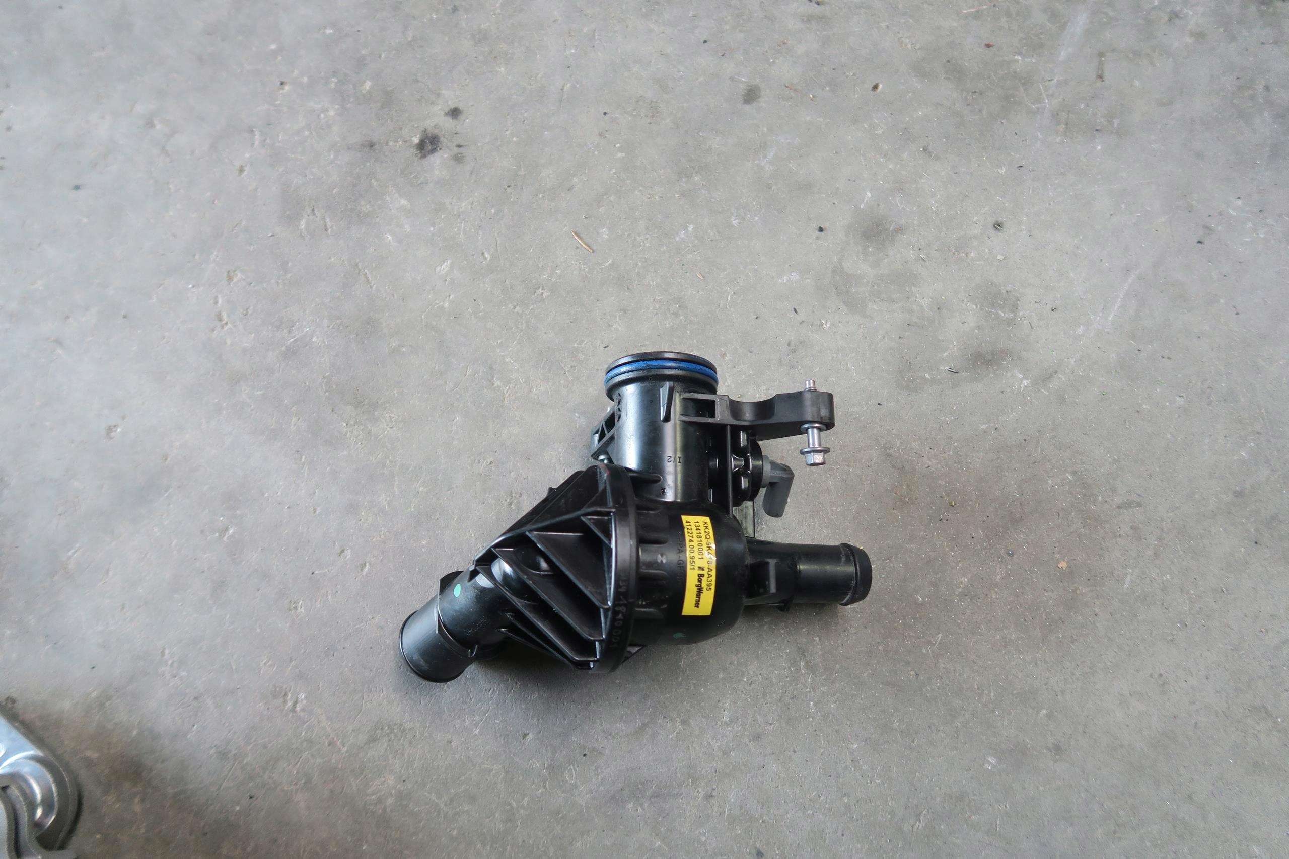 KK2Q-9K478-AA - FORD TRANSIT CUSTOM 2.0 ECOBLUE ТЕРМОСТАТ КОРПУС