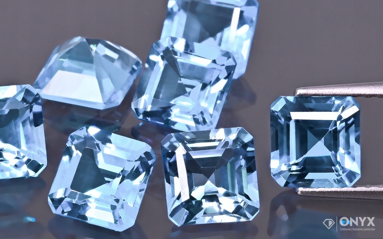 Topaz Sky Blue fazetovaný oktagon 8x8 mm