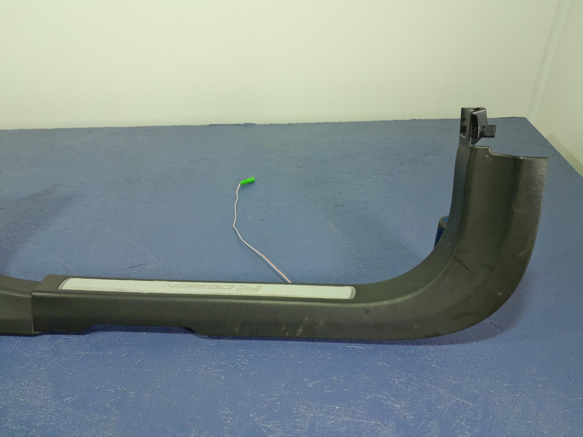 VOLVO S90 II 16- OSŁONY PROGU KOMPLET LEWA R-DESIGN 31377616 Typ samochodu Samochody osobowe