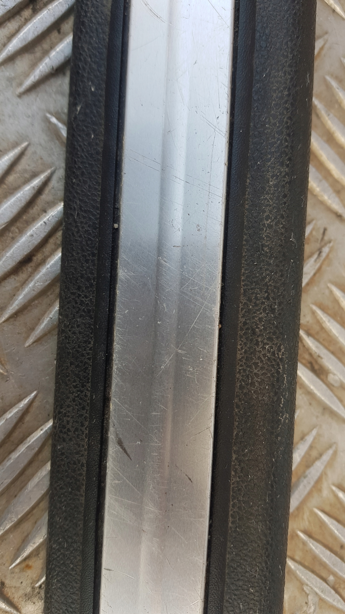 MERCEDES B KLASSA W245 decorative trim threshold left right