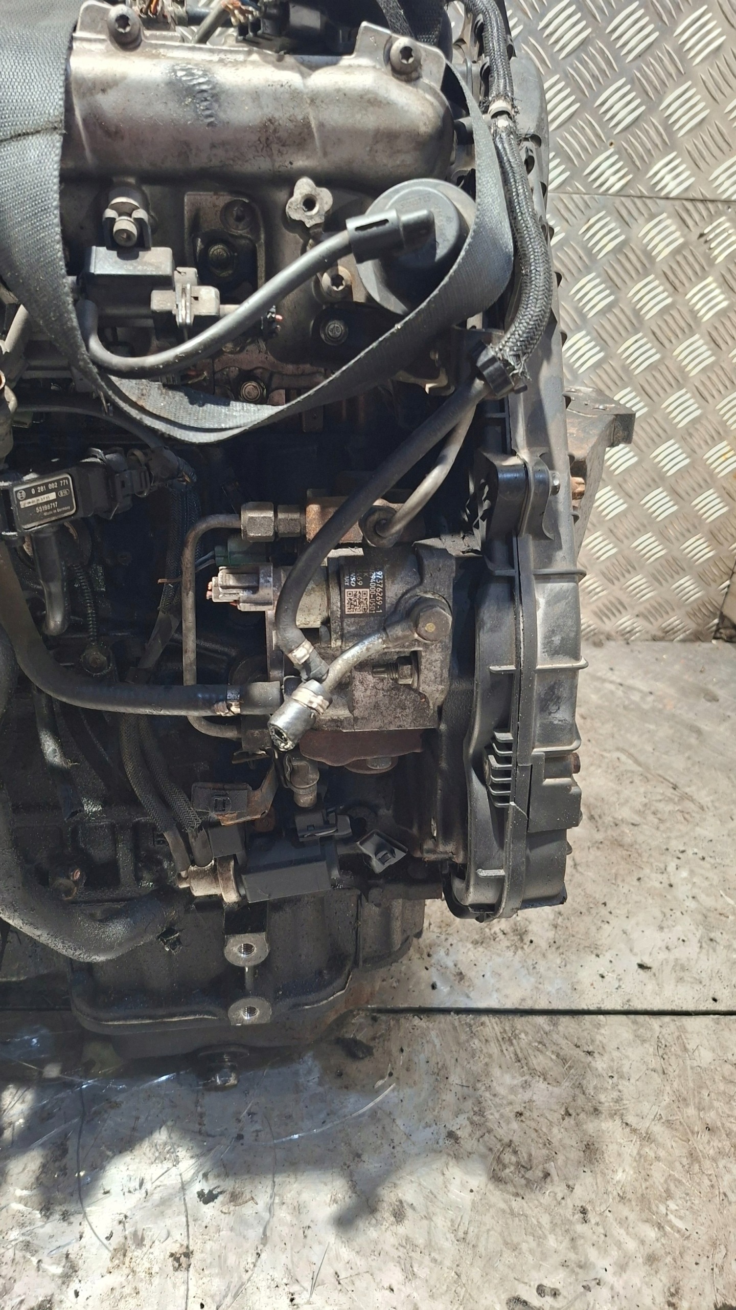 engine pillar Z UKLADEM PALIWOWYM OPEL ASTRA H 1.7CDTI Z17DTR
