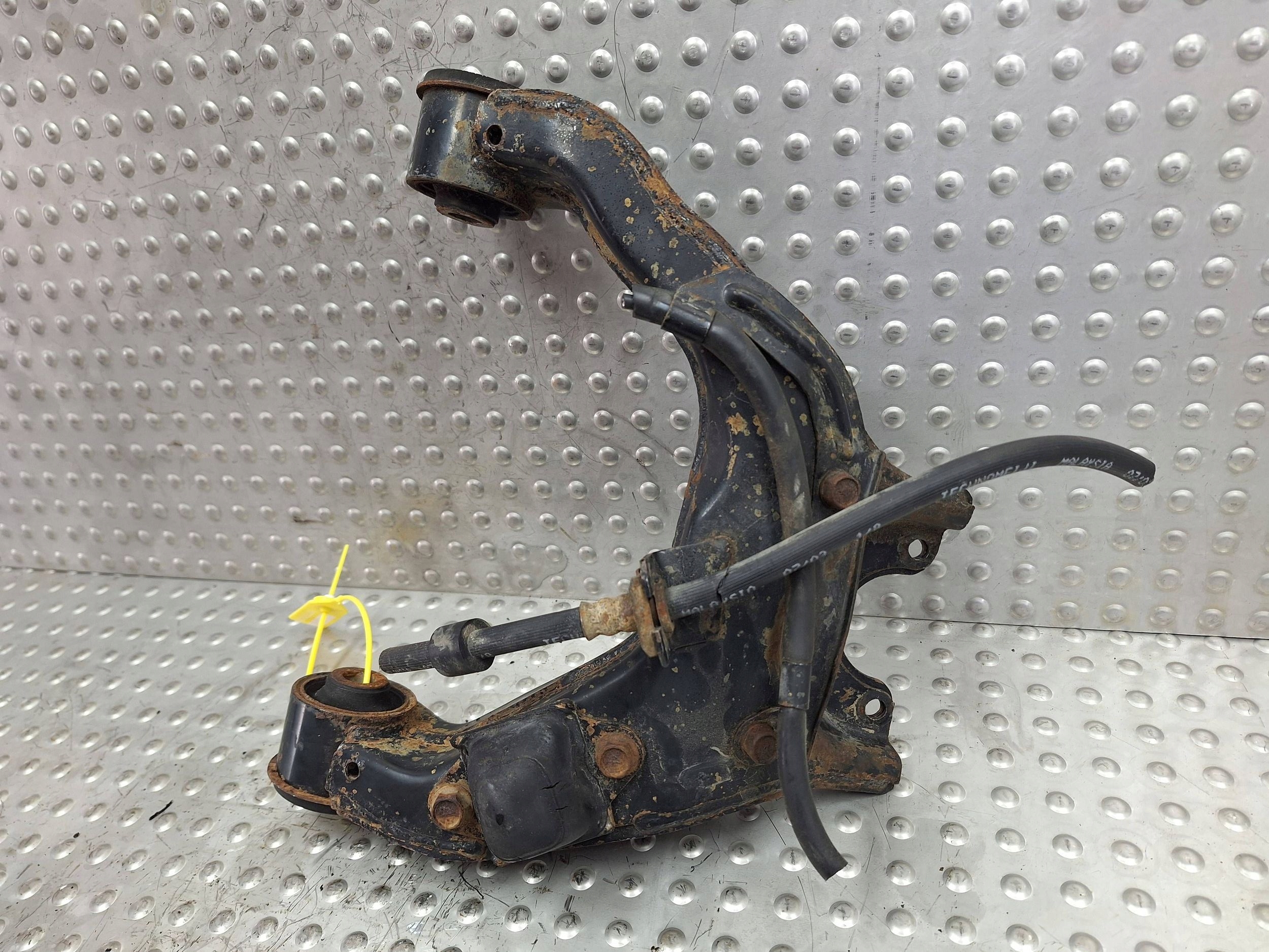 arm left front upper MITSUBISHI L200 IV 06-15