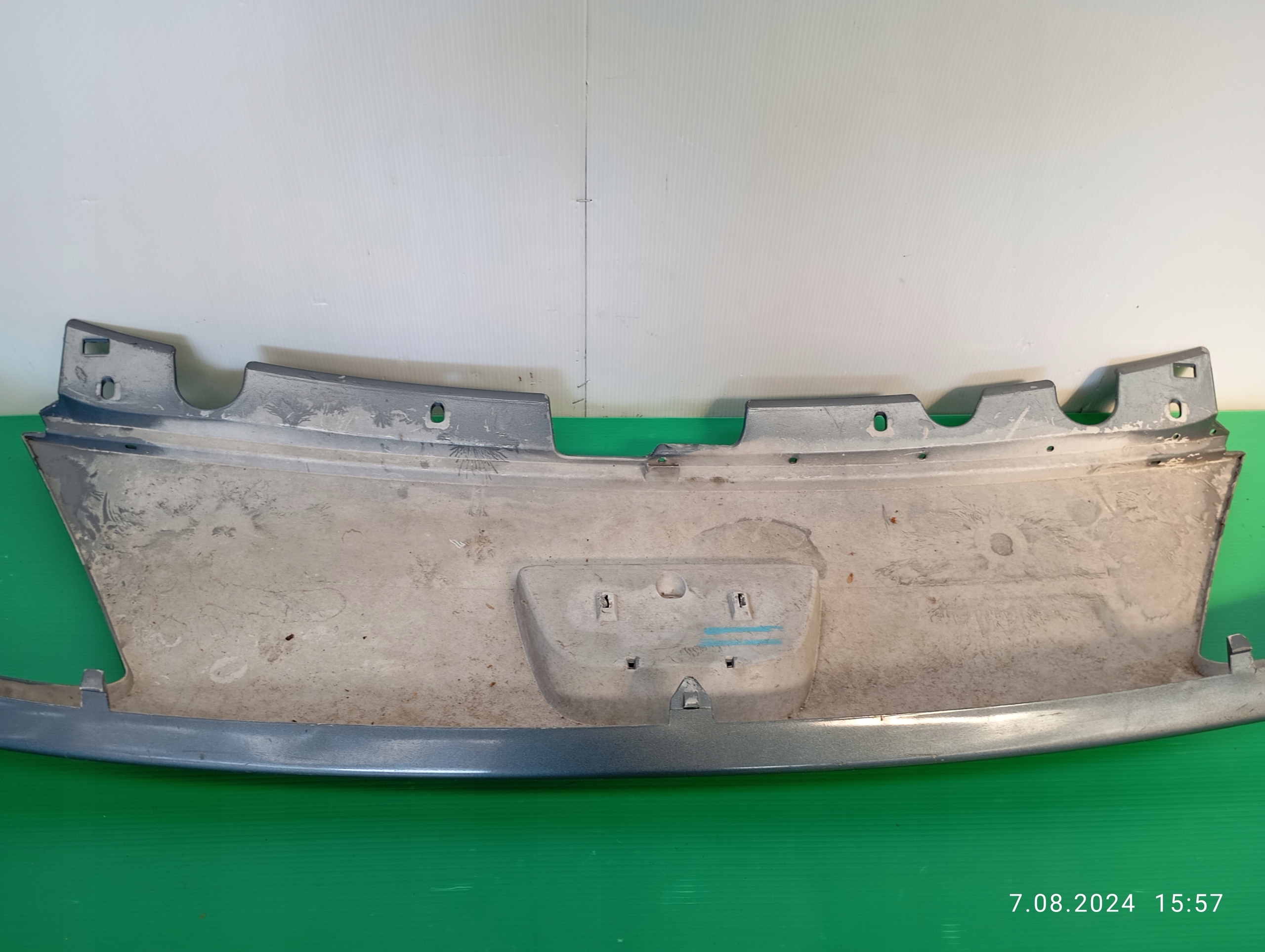 решетка радиатора peugeot 1007 9646173877