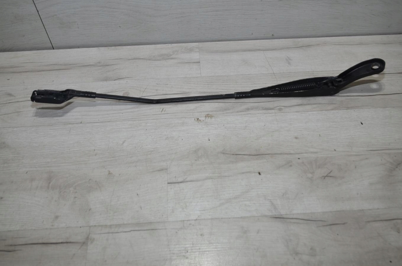 wiper arm left EU Partner III lift 13r