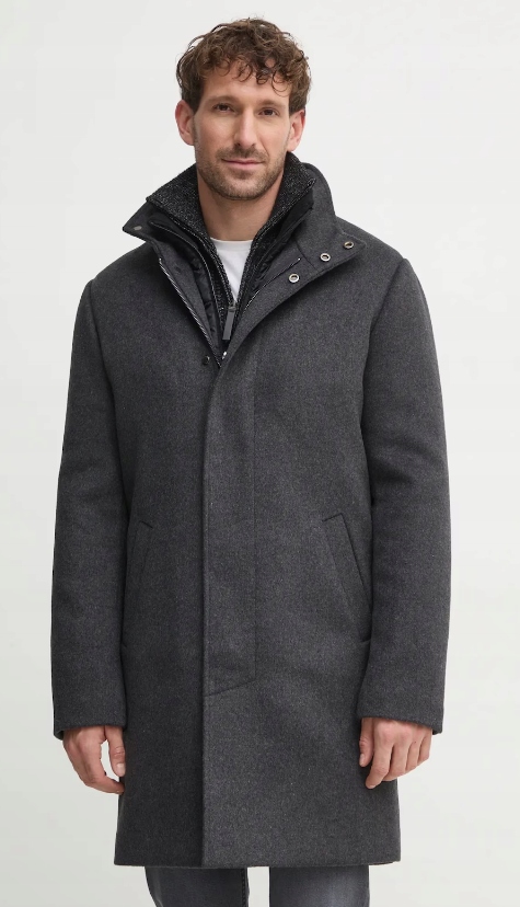 Guess S Klasickými Kapsami Na Zip A Vlnou Xs 2CA