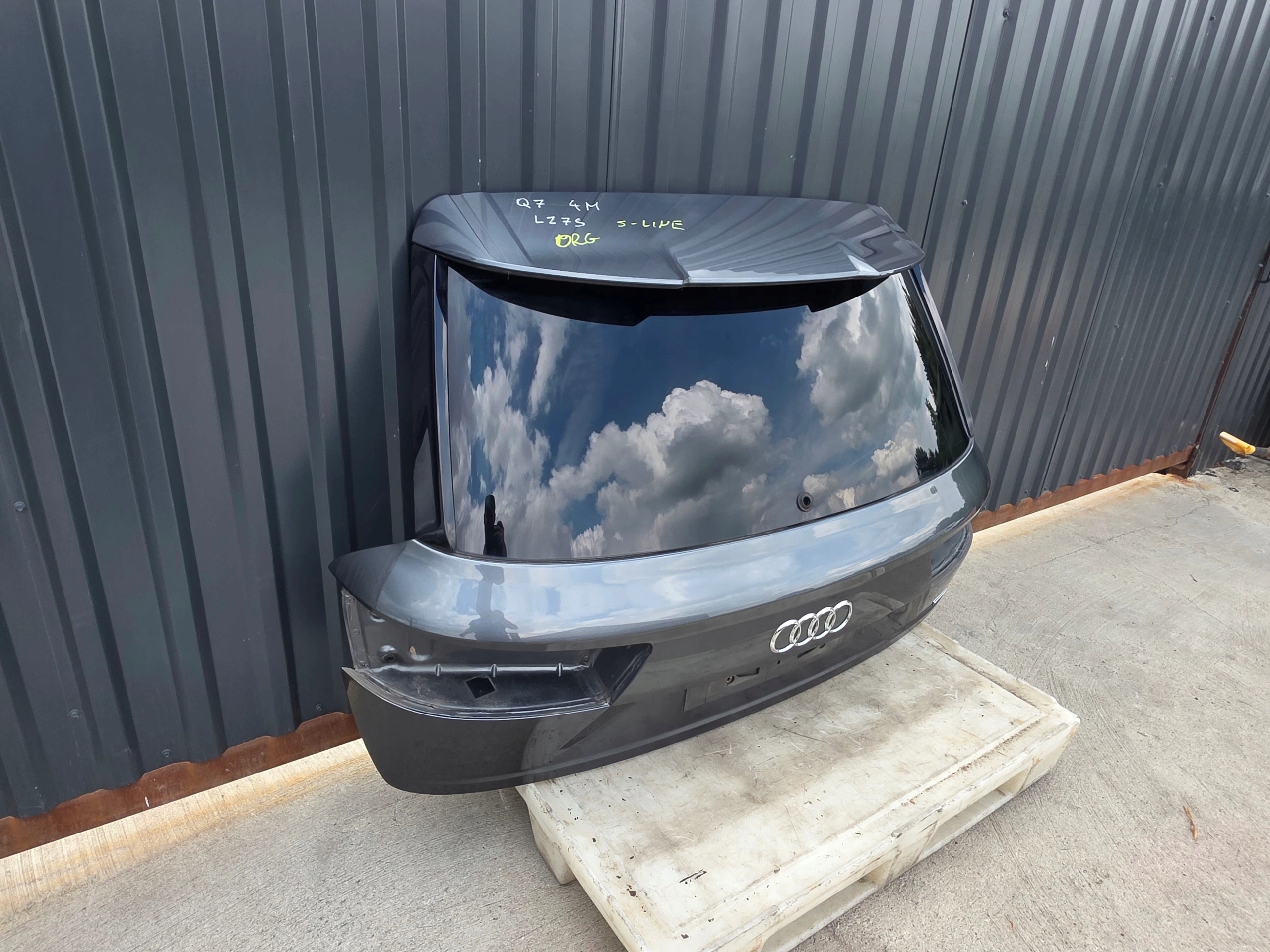 boot doors rear part AUDI Q7 4M S LINE LZ7S original !!!
