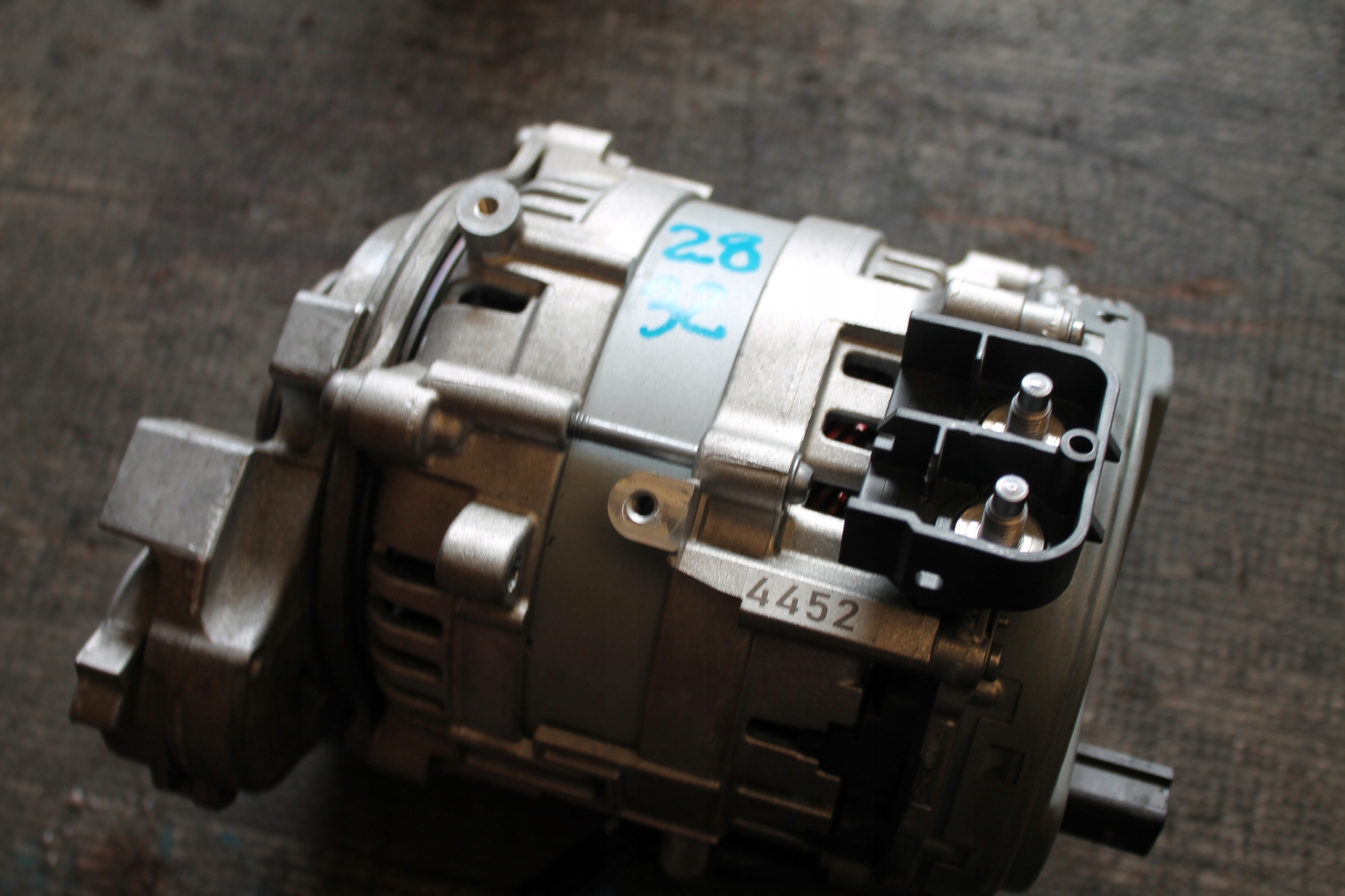 2832. alternator VW SKODA 1,5 05E903019H