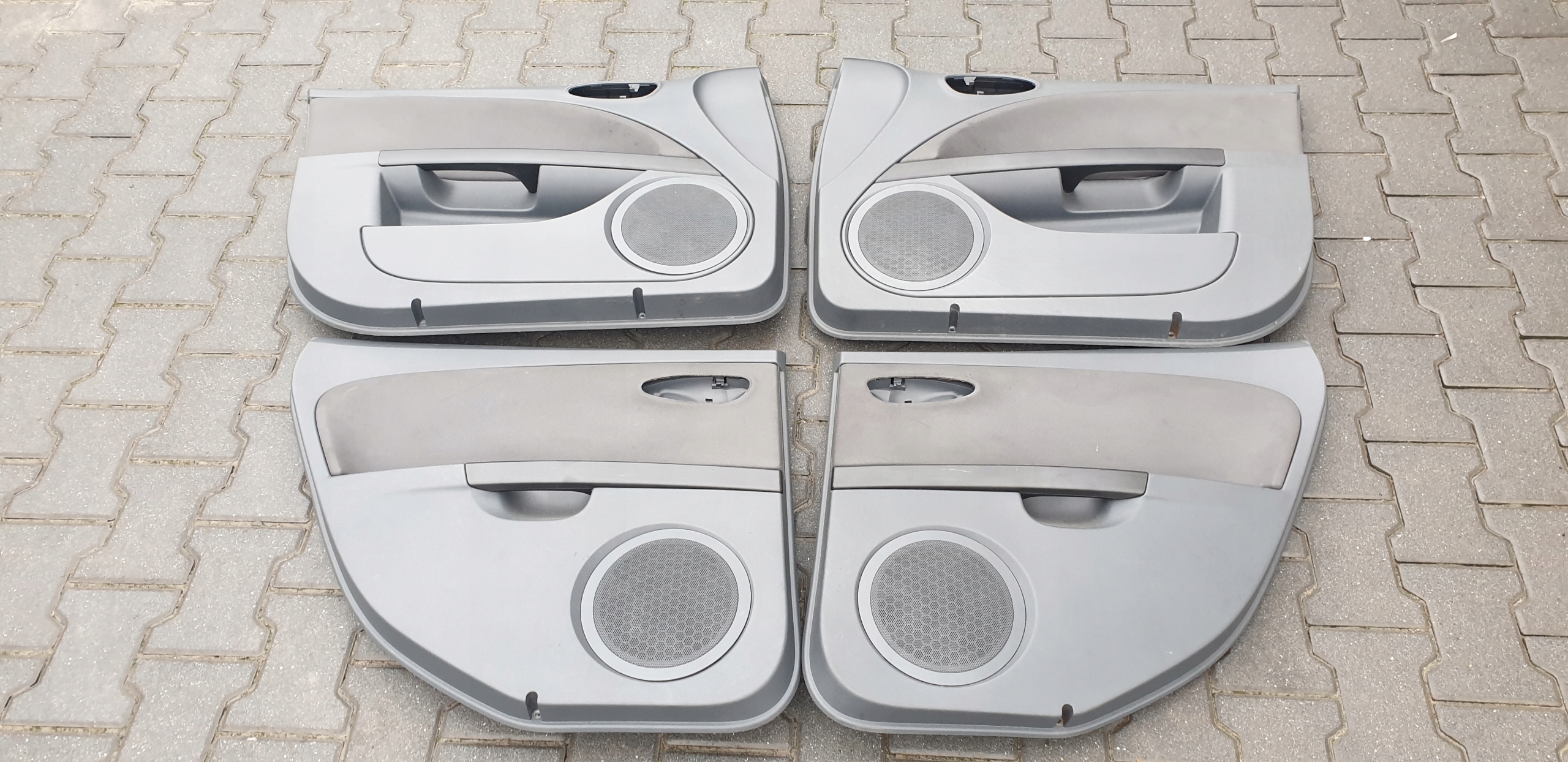 ОБИВКА БОКОВ SEAT LEON II 2 2005-2009