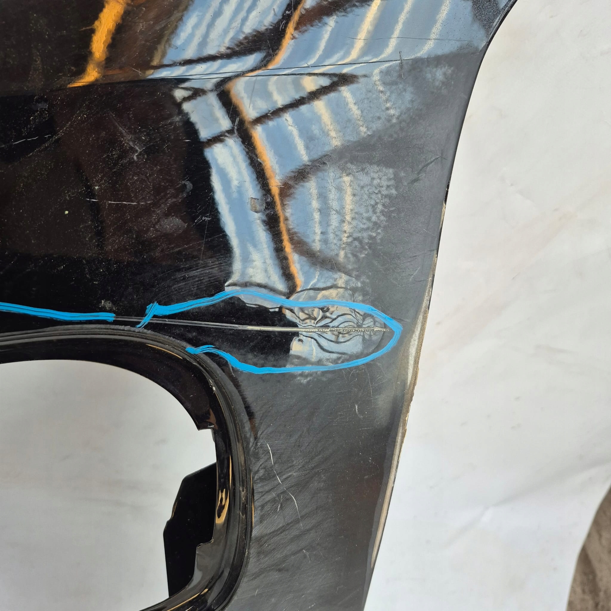 VOLVO XC60 II 17r. HYBRYDA -> fender left front front