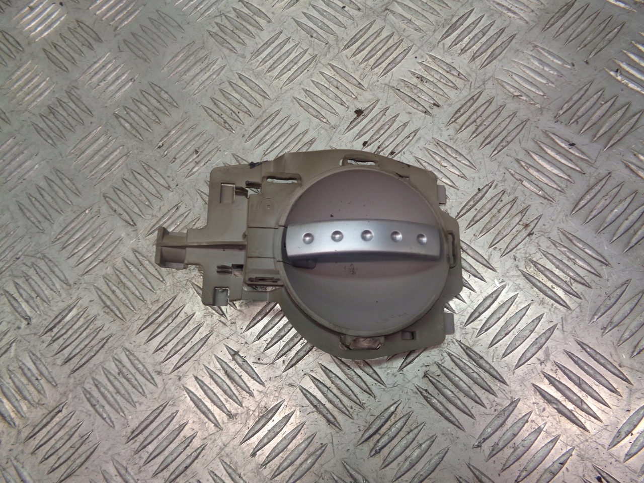 KLAMKA LEWA PRZEDNIA WEWNĘTRZNA CITROEN C3 9647164577