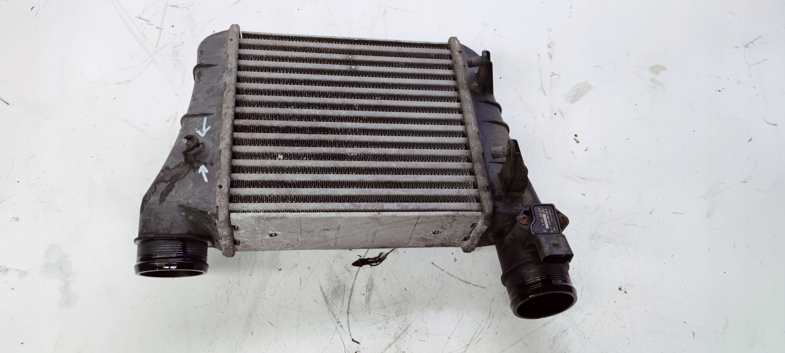 Kühler INTERCOOLER AUDI A4 B7 8E0145805AA