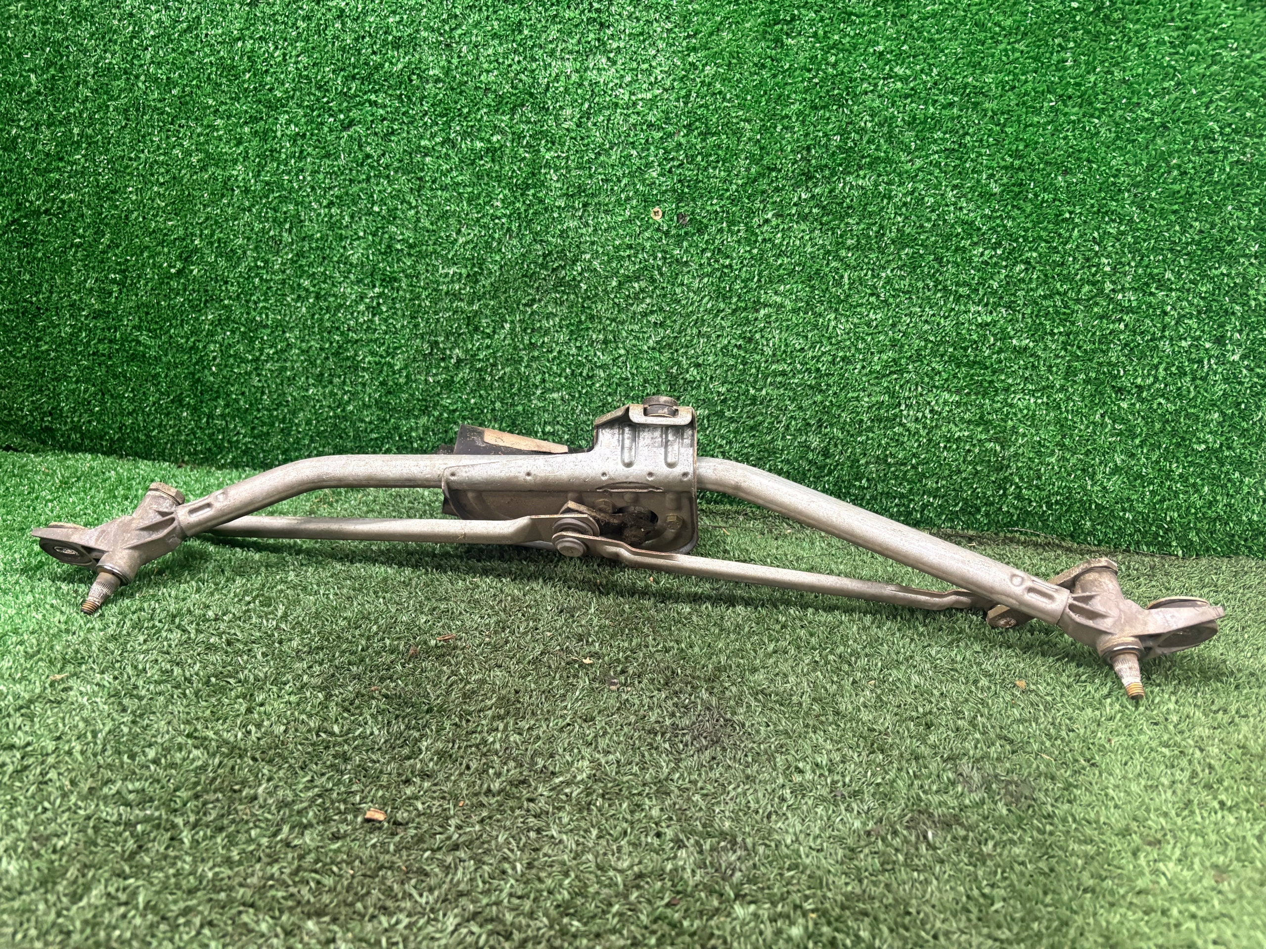 Wischergestänge vorne VOLKSWAGEN PASSAT B5