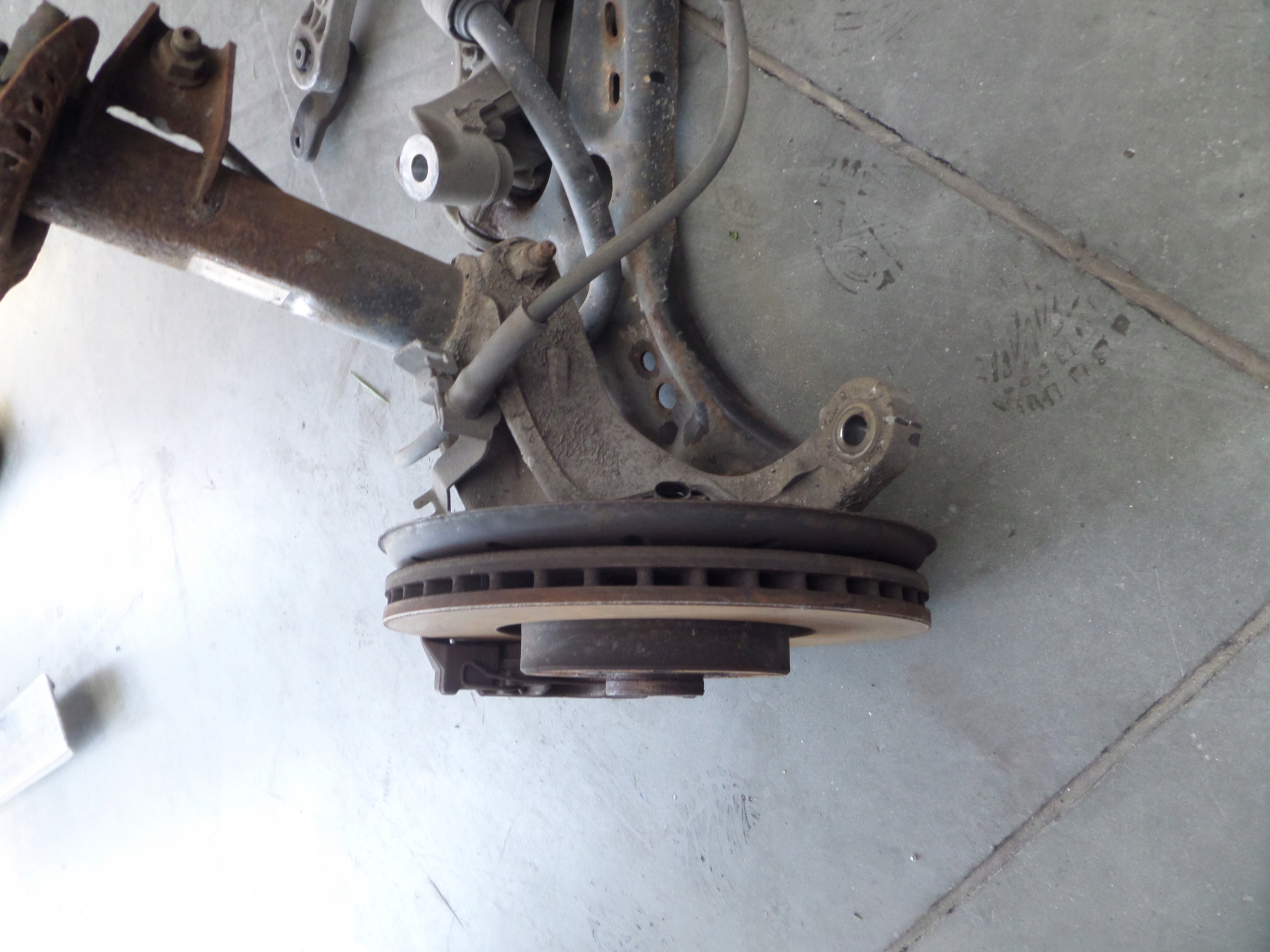 VW PASSAT B6 2.0TDI mcpherson swing left front 3C0413031AT