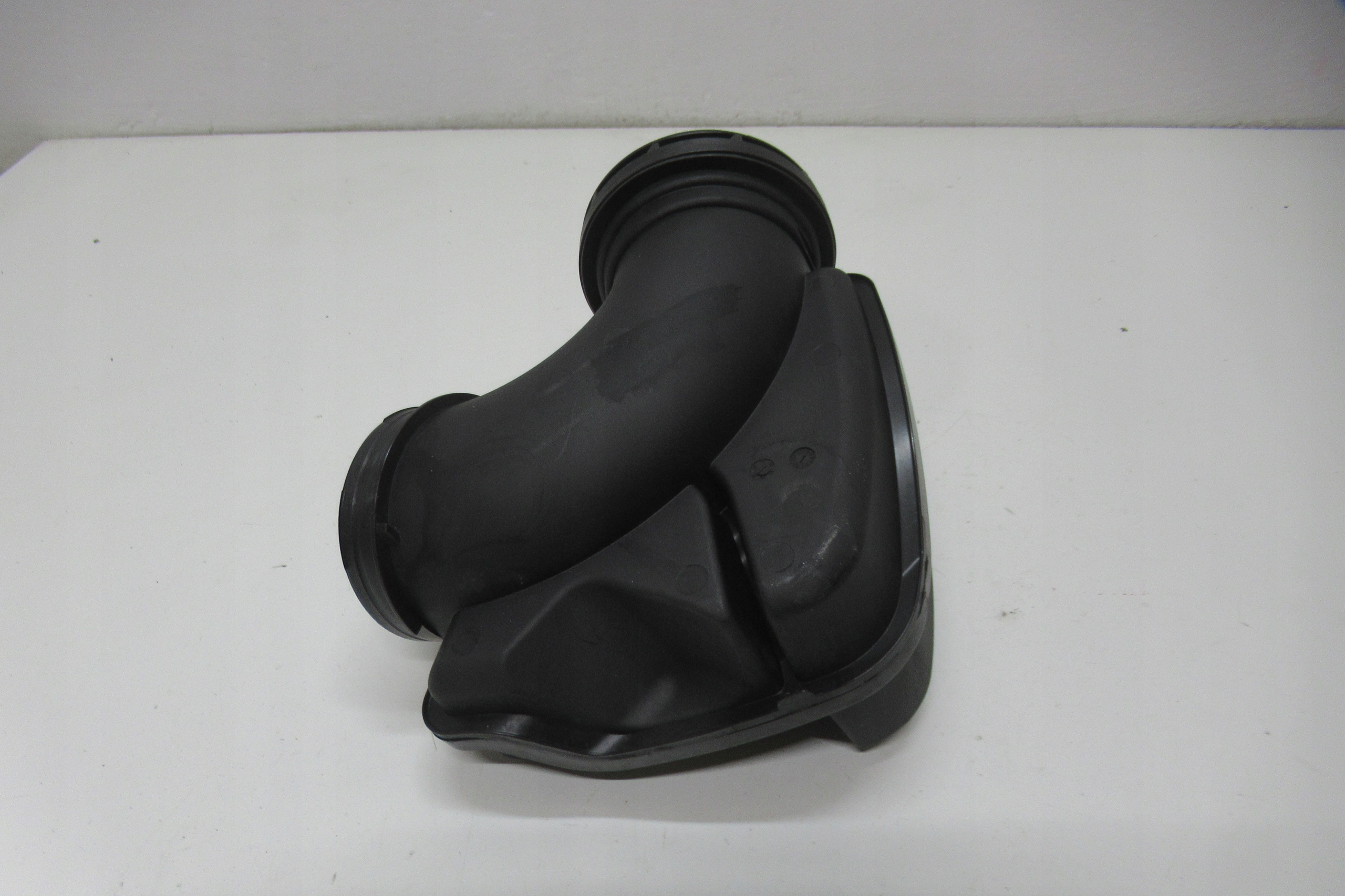 BMW 4 F36 2.0i 17R REZONATOR luft 70604496