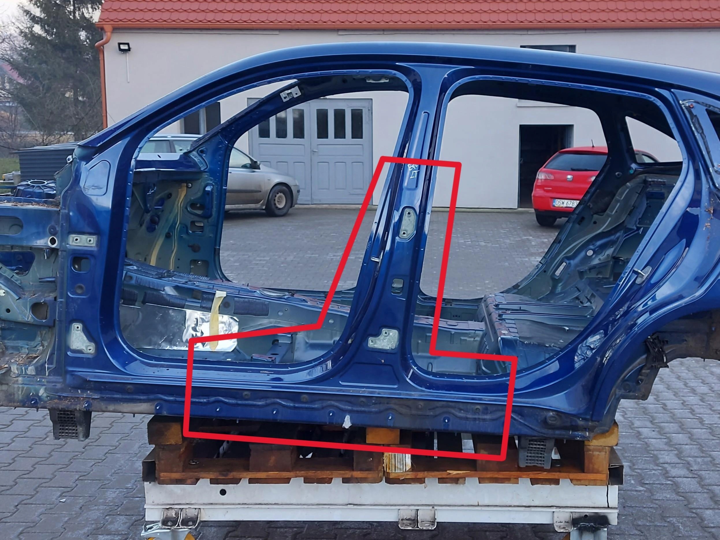 Mercedes EQC 400 W293 Säule mitte links
