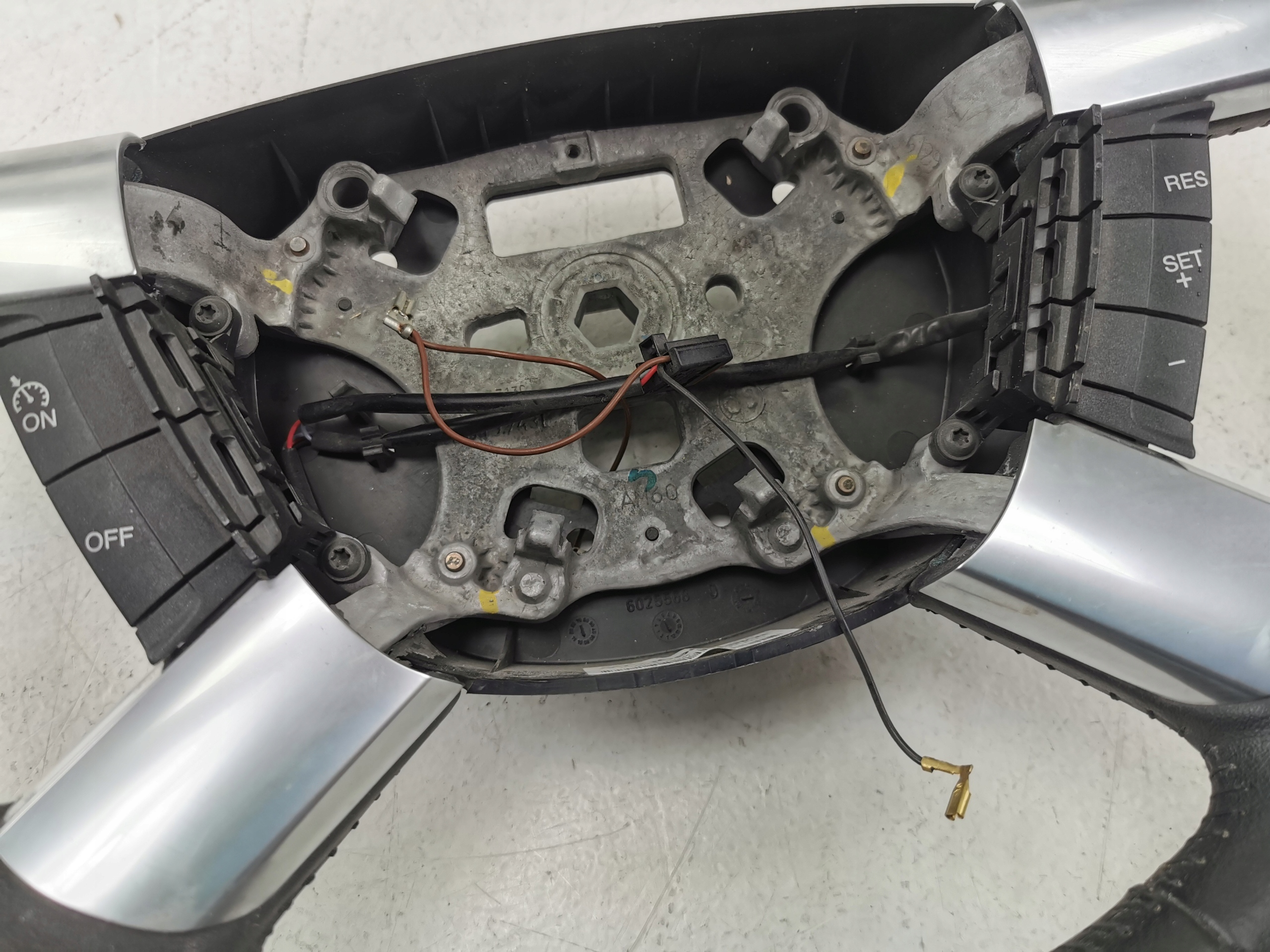 lenkrad MULTIFUNKCYJNA FORD KUGA MK1 / C-MAX / 3M513600CJW