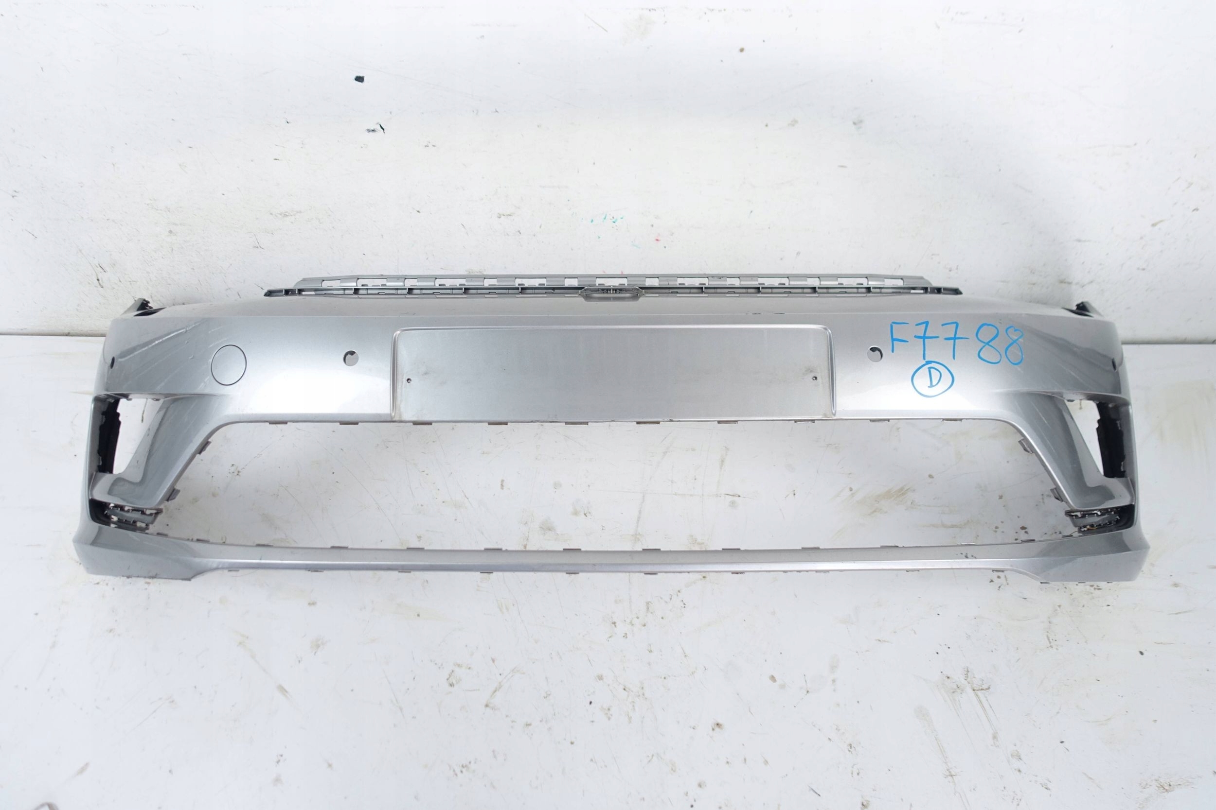 VW SPORTSVAN 2014- bumper front PRZEDN 510807221F