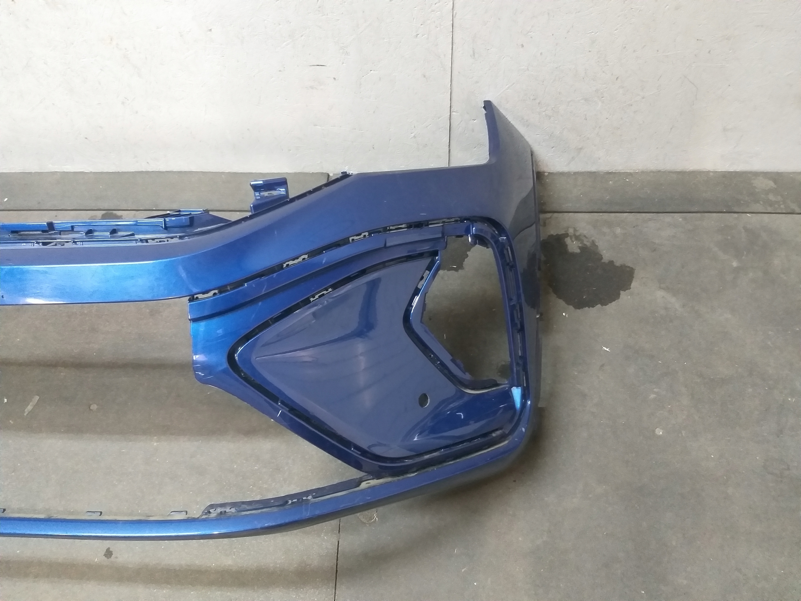 bumper front VW TAIGO R LINE 2G7