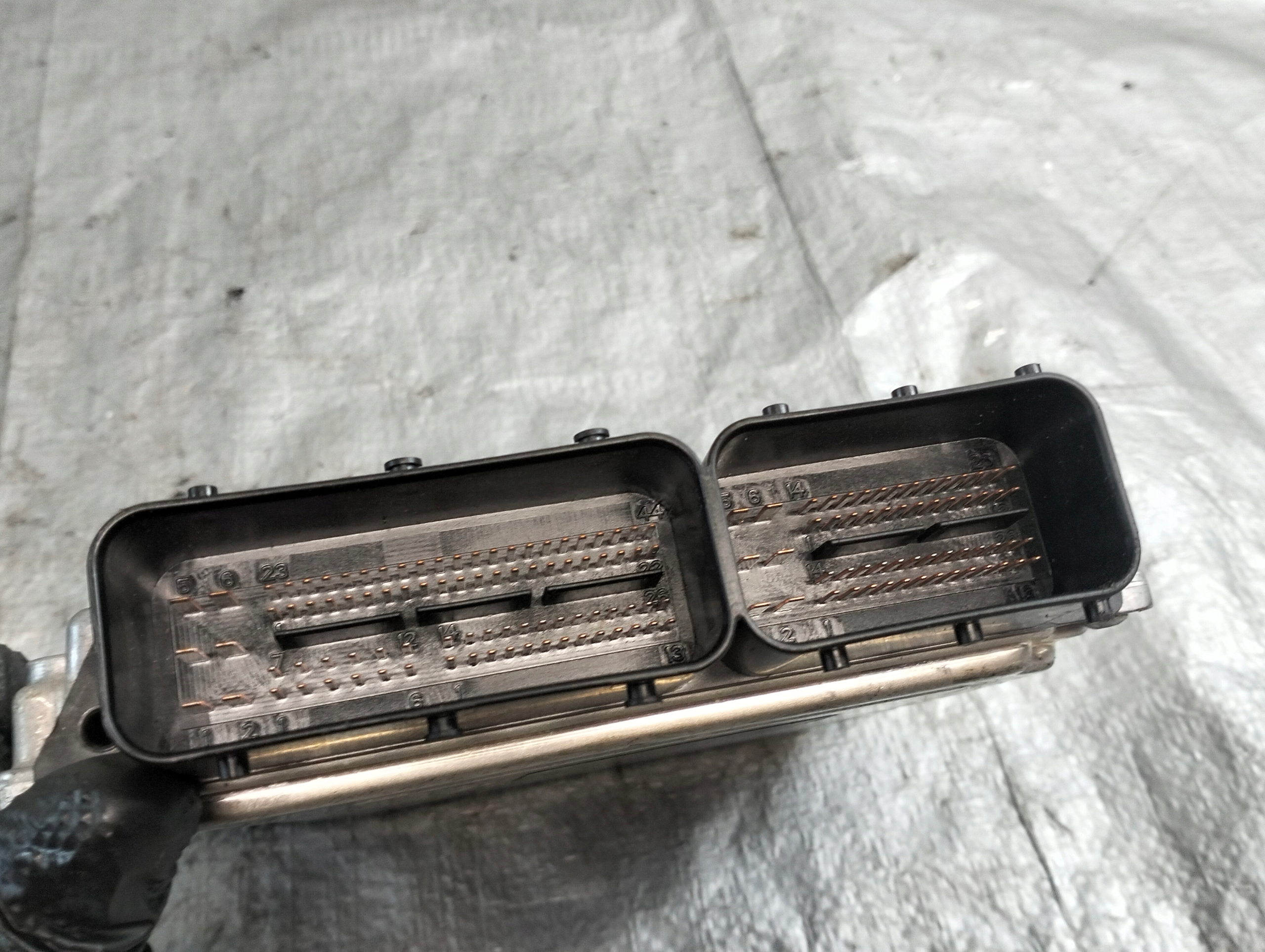 computer control unit of the engine BMW E46 318I 04r LIFT OE 7531848