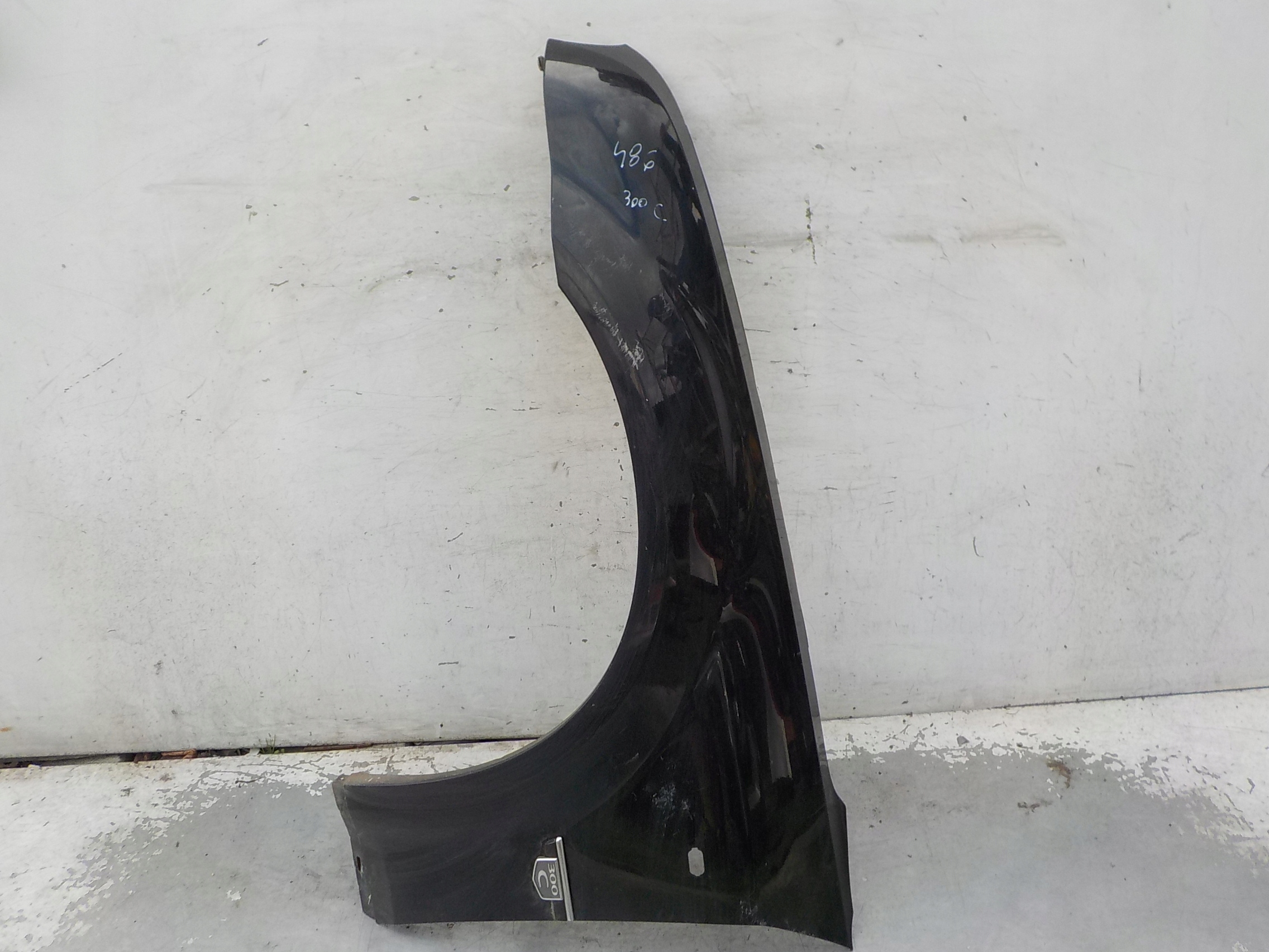 486 CHRYSLER 300 C fender left front front
