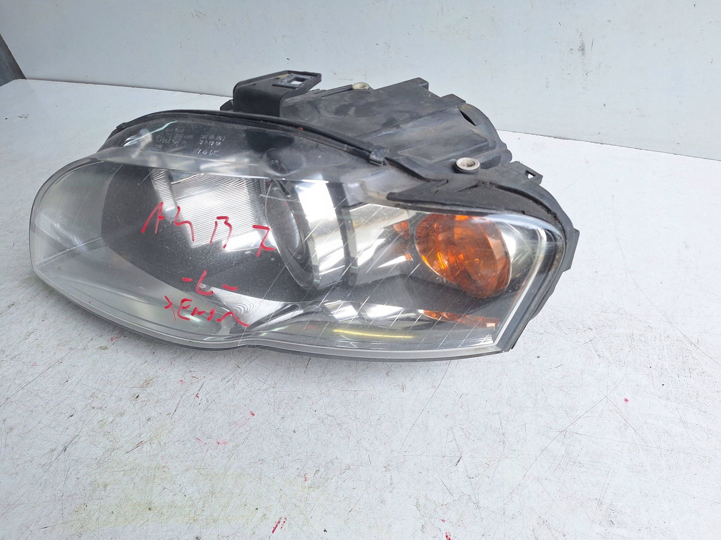 AUDI A4 B7 8E 05-08 light left XENON UK-ANGLIK 8E0941029AT