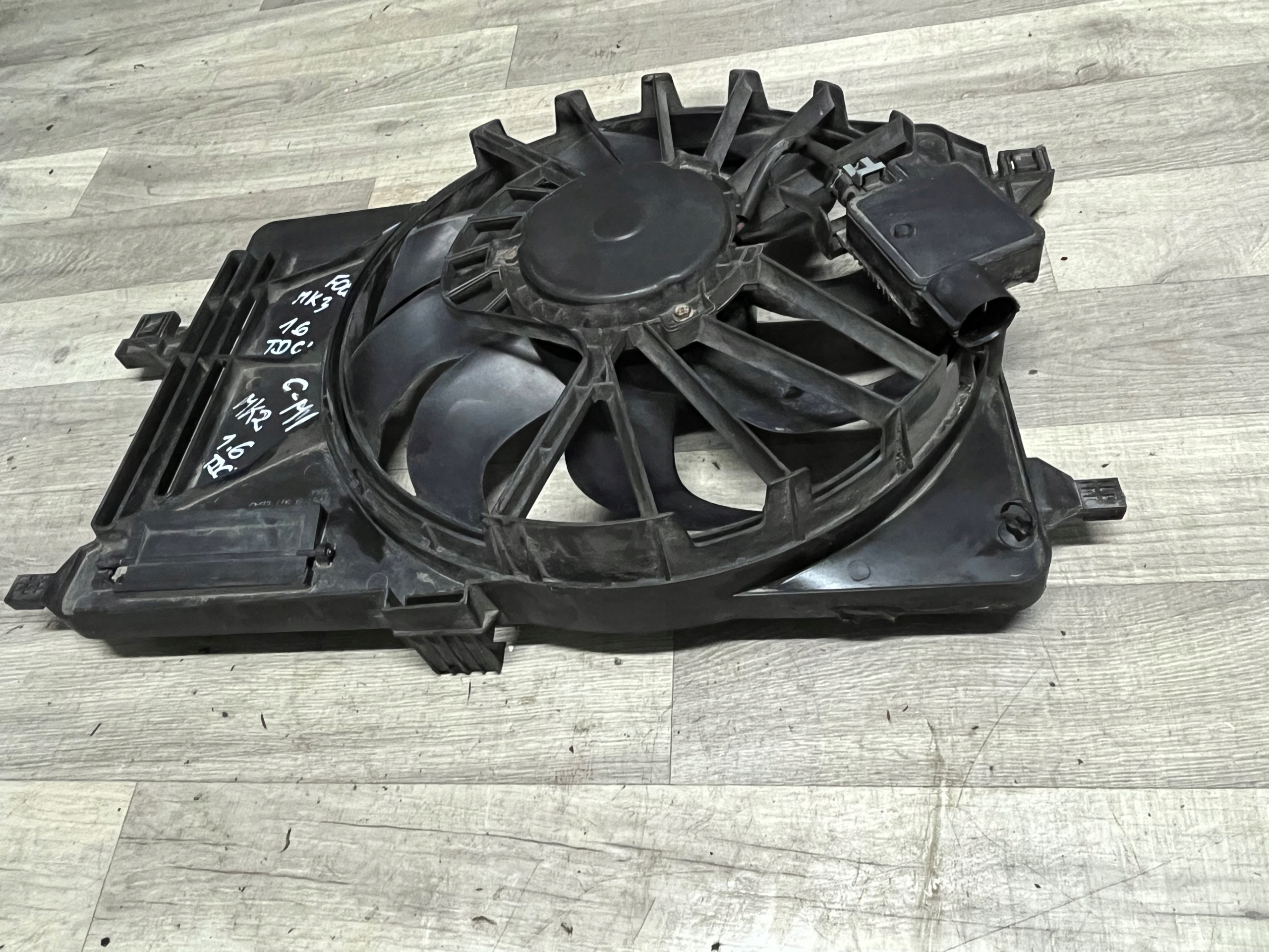 FORD C-MAX MK2 1.6 TDCI WENTYLATOR CHŁODNICY Numer katalogowy części 8V618C607EB