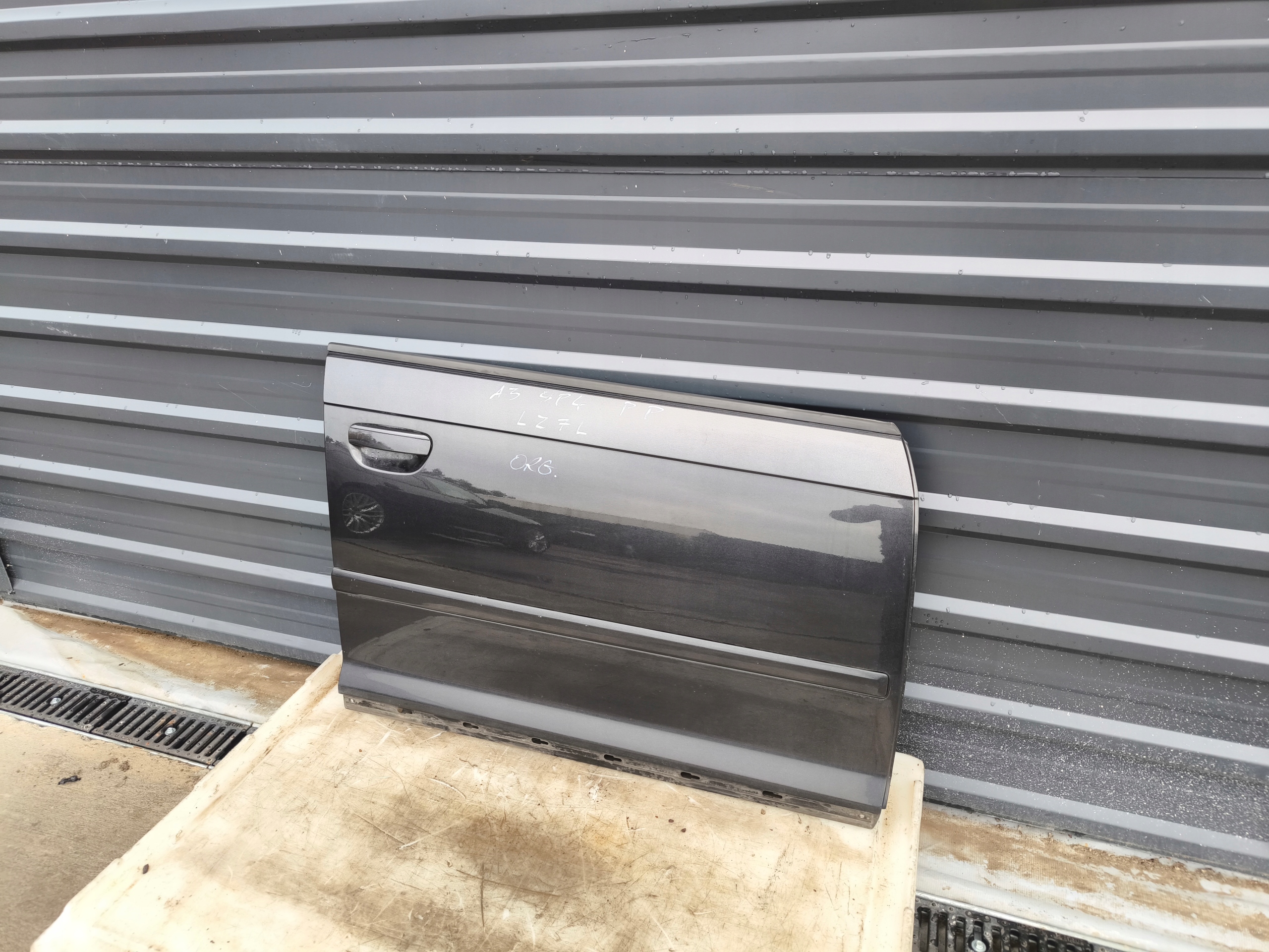 ДВЕРИ ПРАВЫЙ ПЕРЕД AUDI A3p SPORTBACK Lz7l 2004-2011 ОРИГИНАЛ !